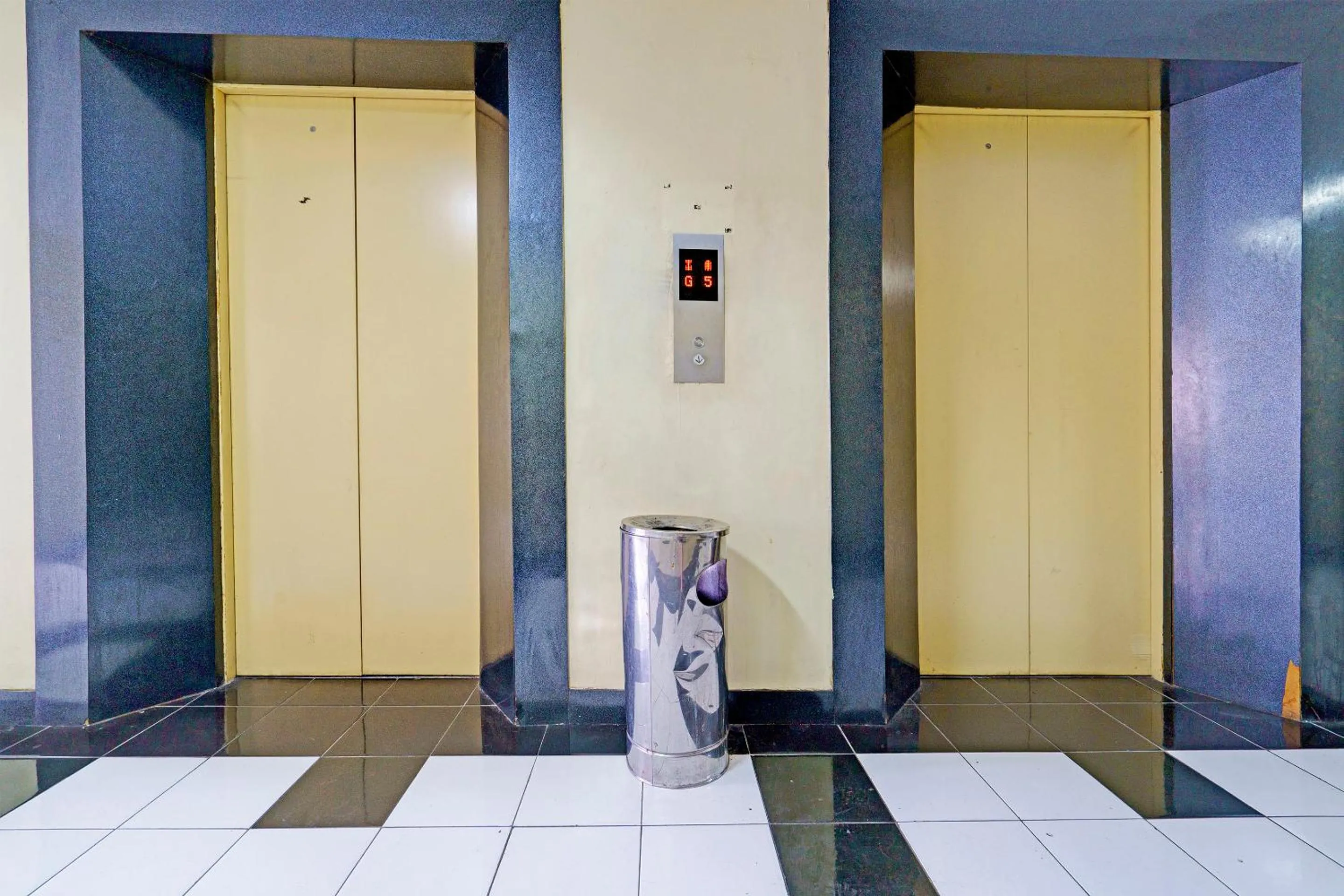 Lobby or reception in OYO Life 92949 Apartemen Gateway Cicadas By Qq Rent