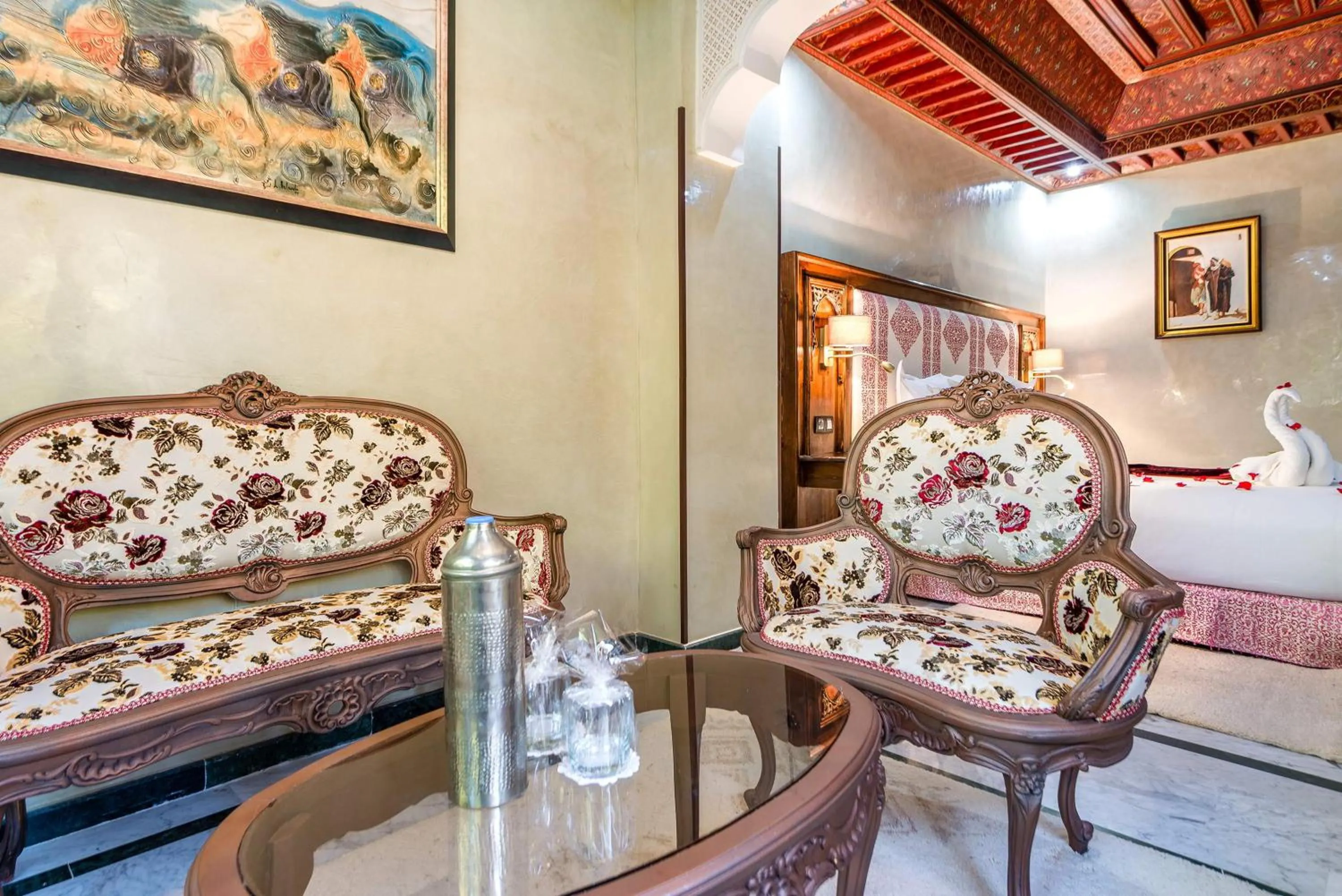 Seating area in Hivernage Secret Suites & Garden