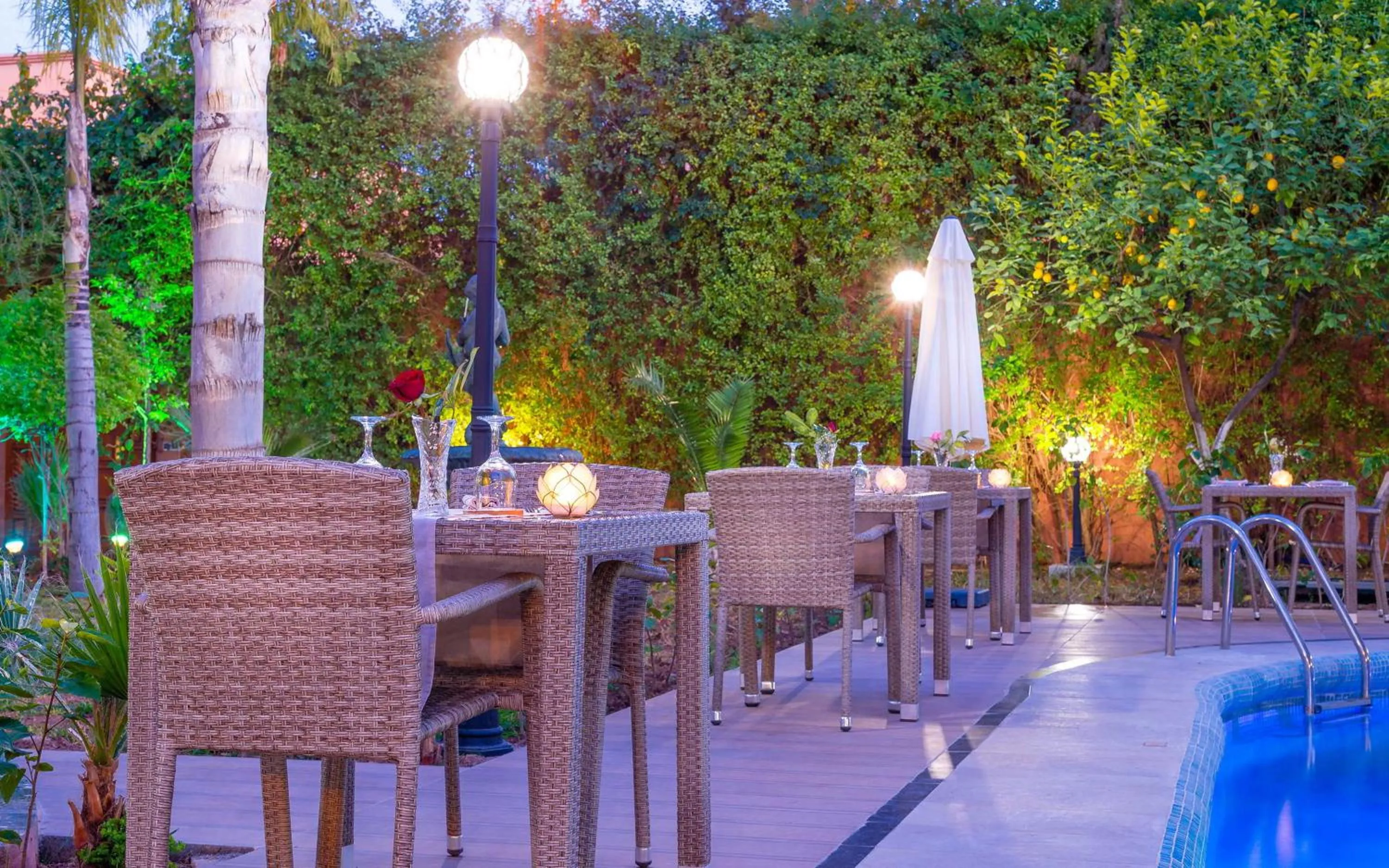 Restaurant/places to eat in Hivernage Secret Suites & Garden