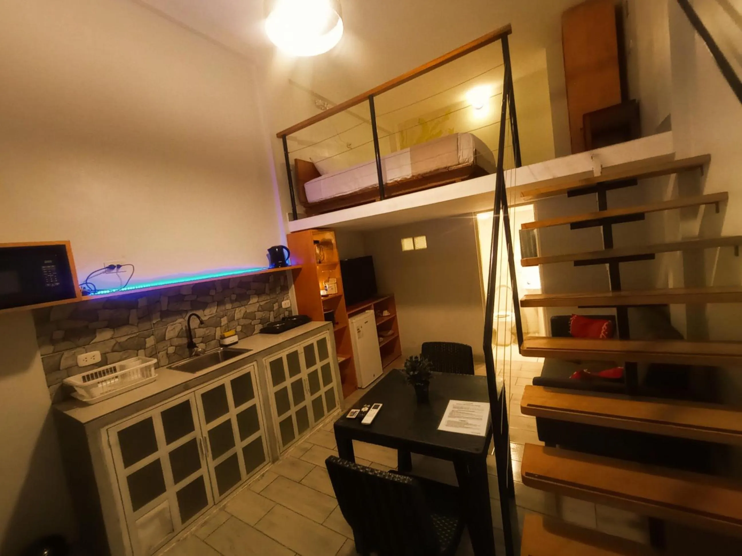 Photo of the whole room in Mi Quinta Raíz Loft Apartments