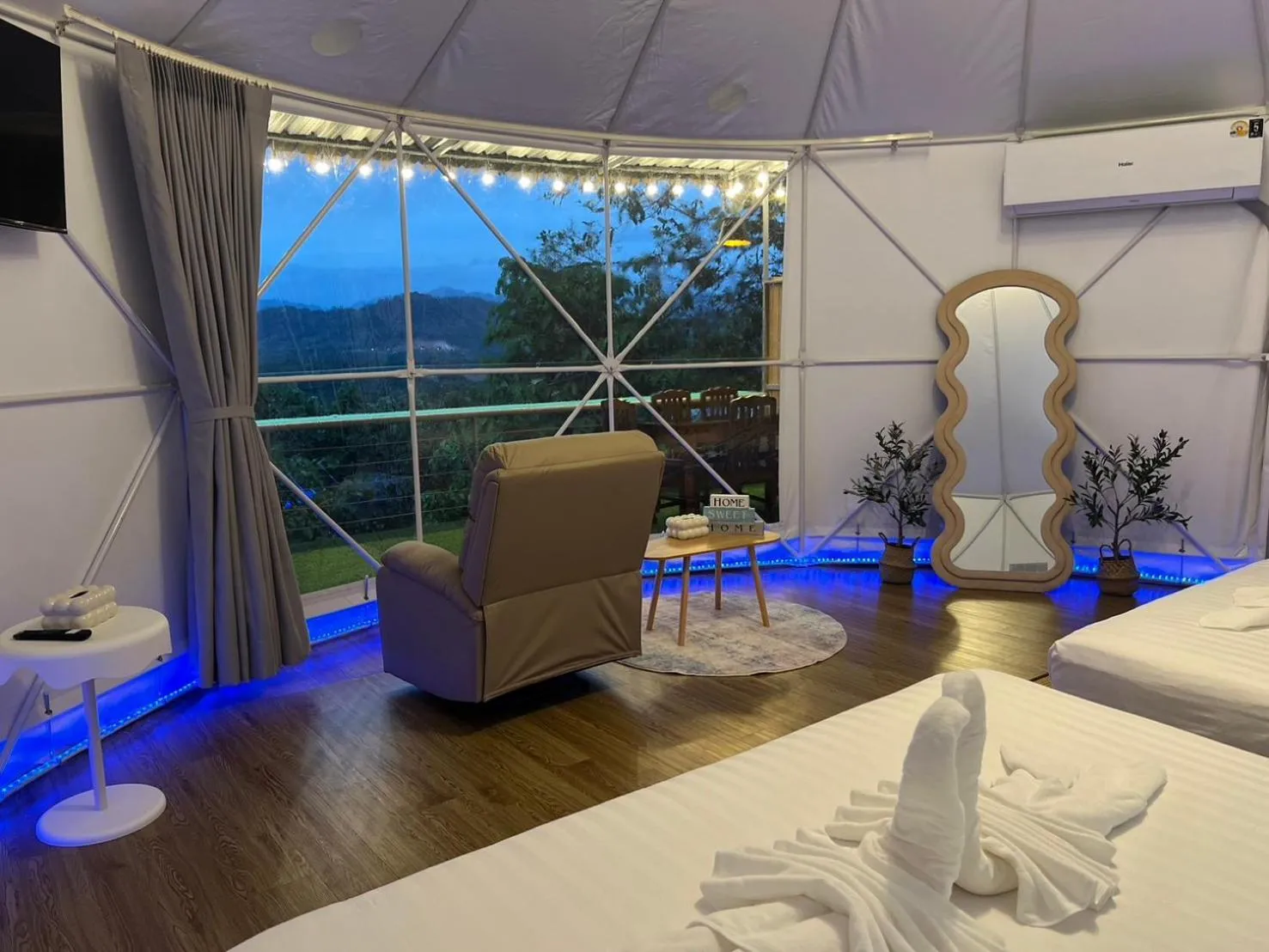 Bedroom, Bed in Bangmara Hill