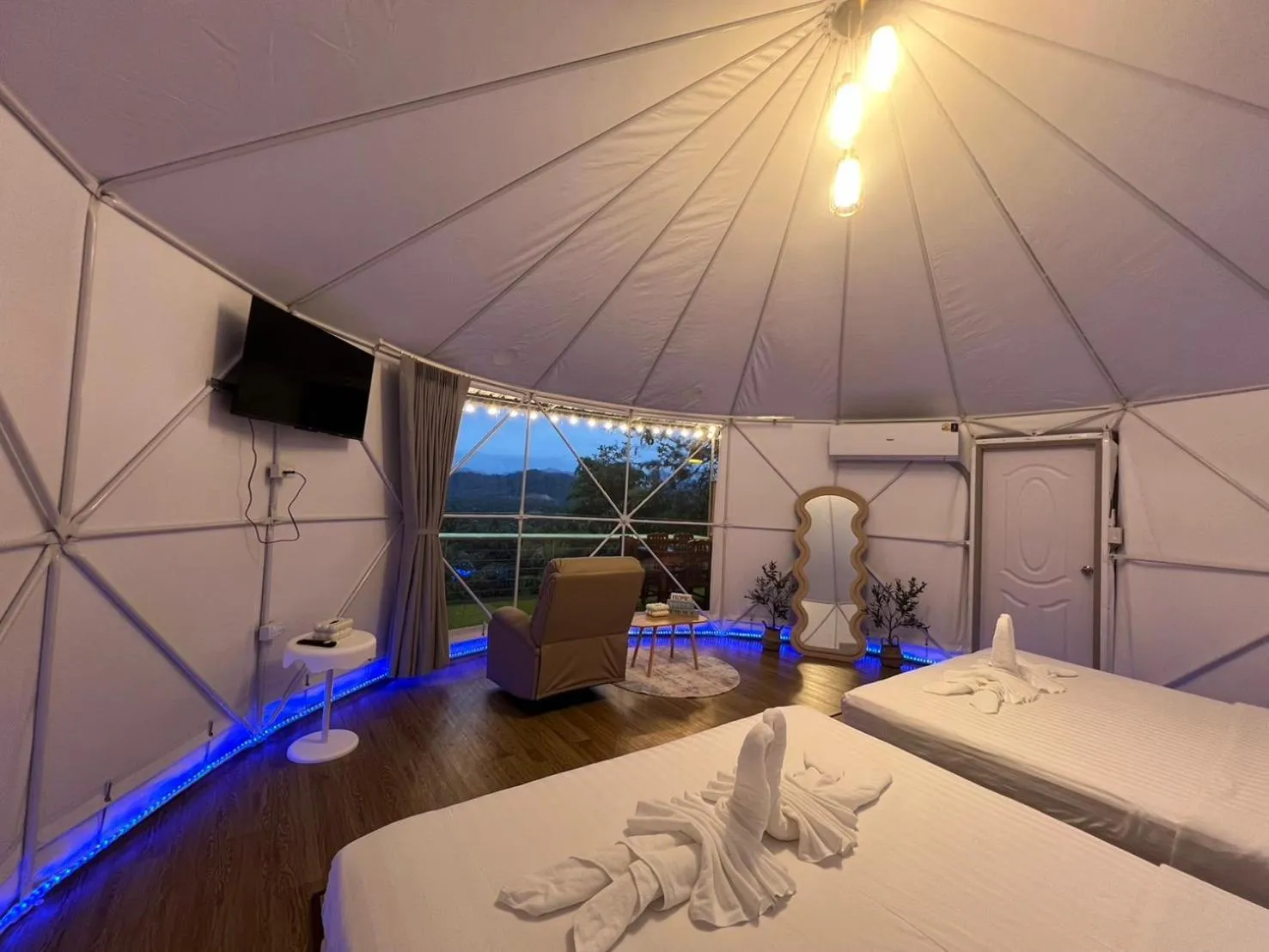 Bedroom, Bed in Bangmara Hill