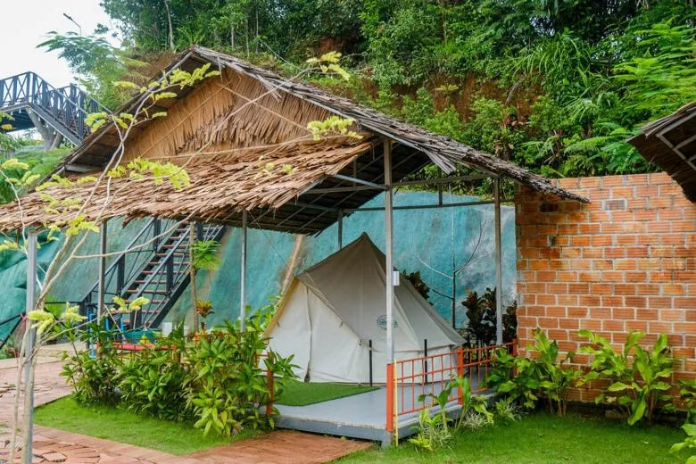 Guests in Bangmara Hill