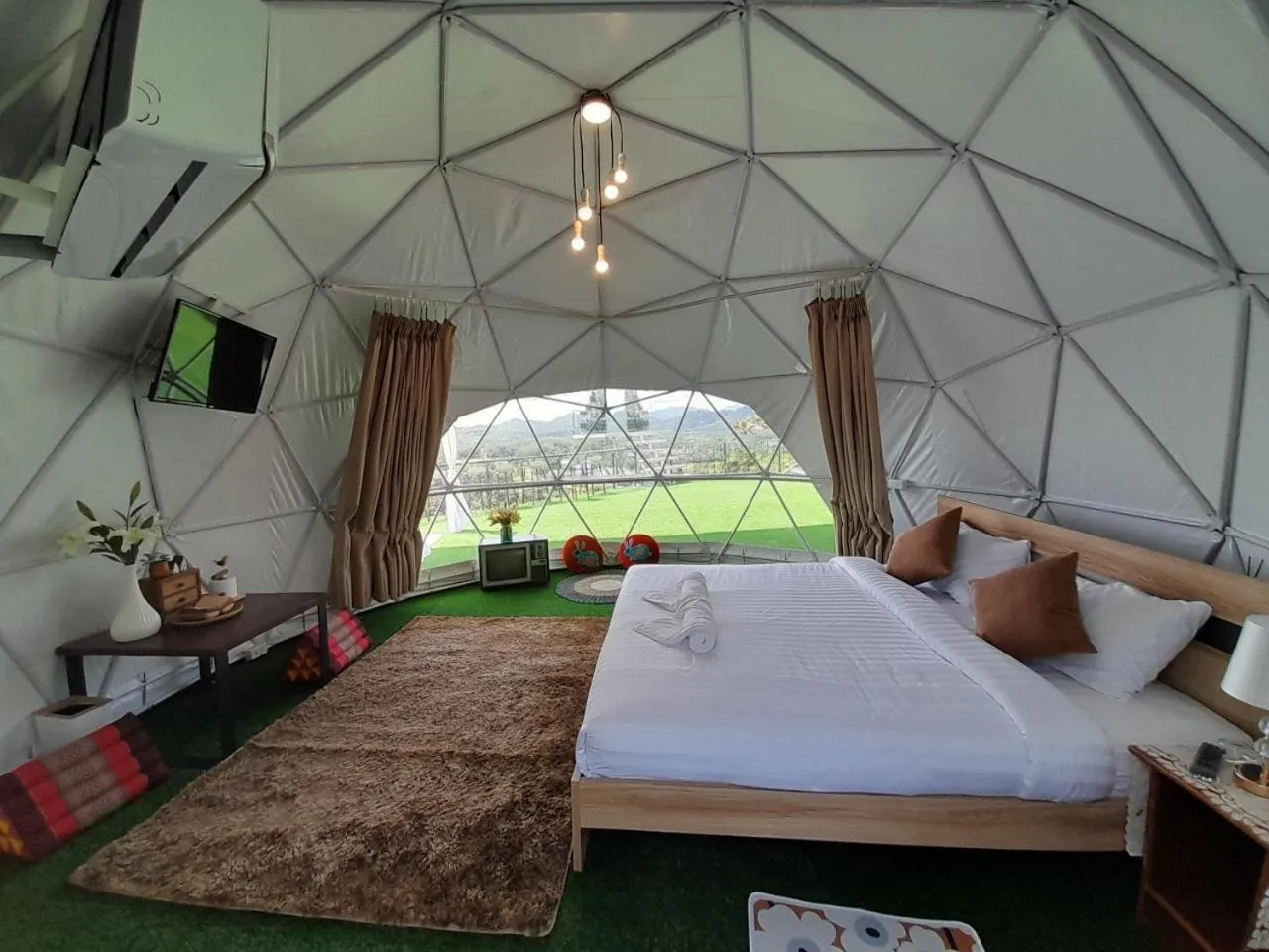 Bedroom, Bed in Bangmara Hill