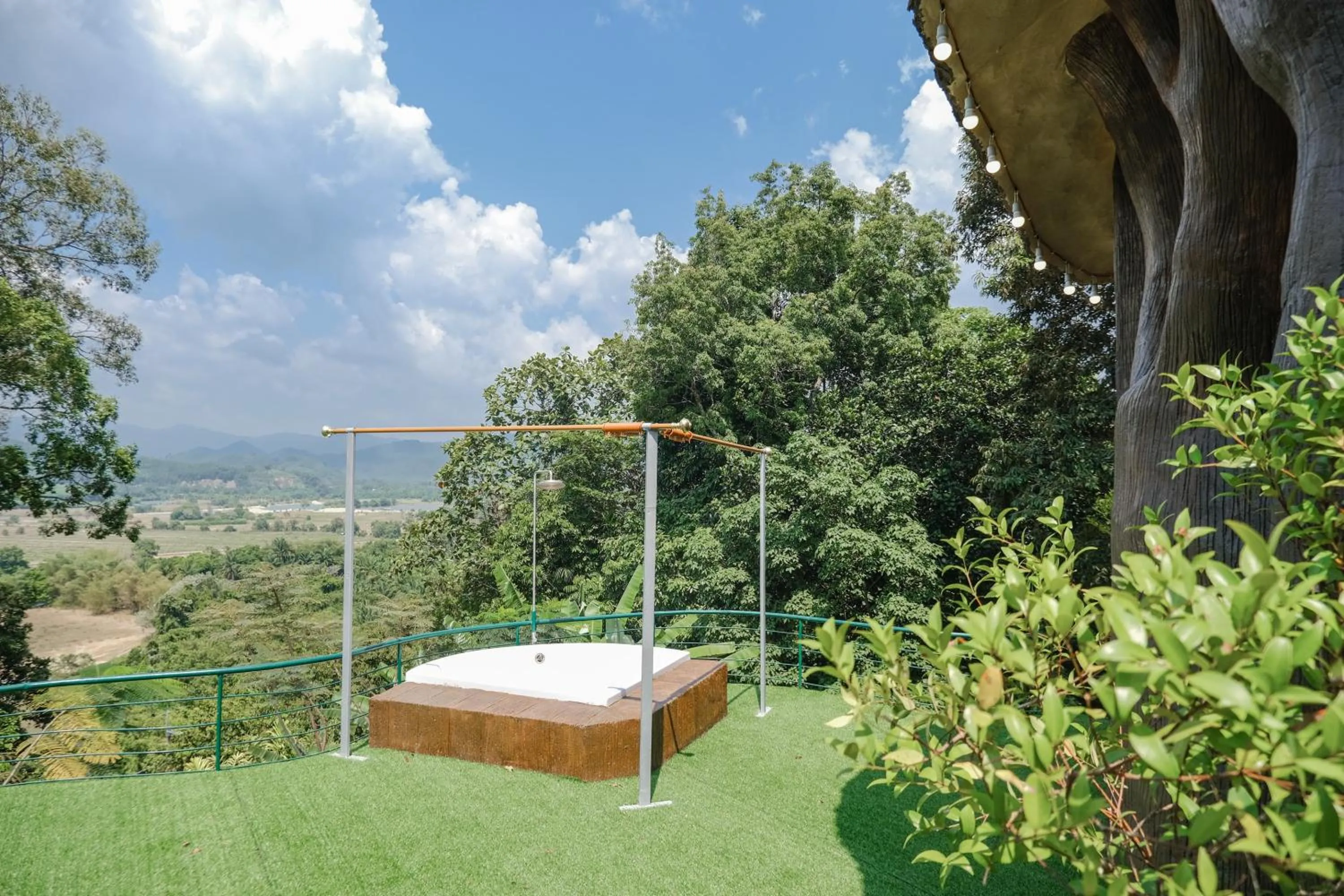 Bath in Bangmara Hill