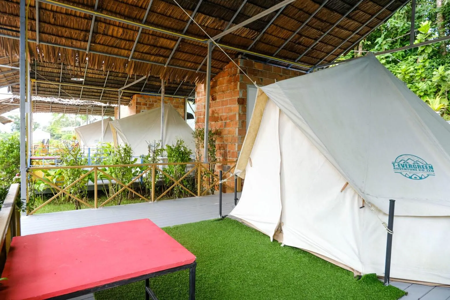 Guests in Bangmara Hill