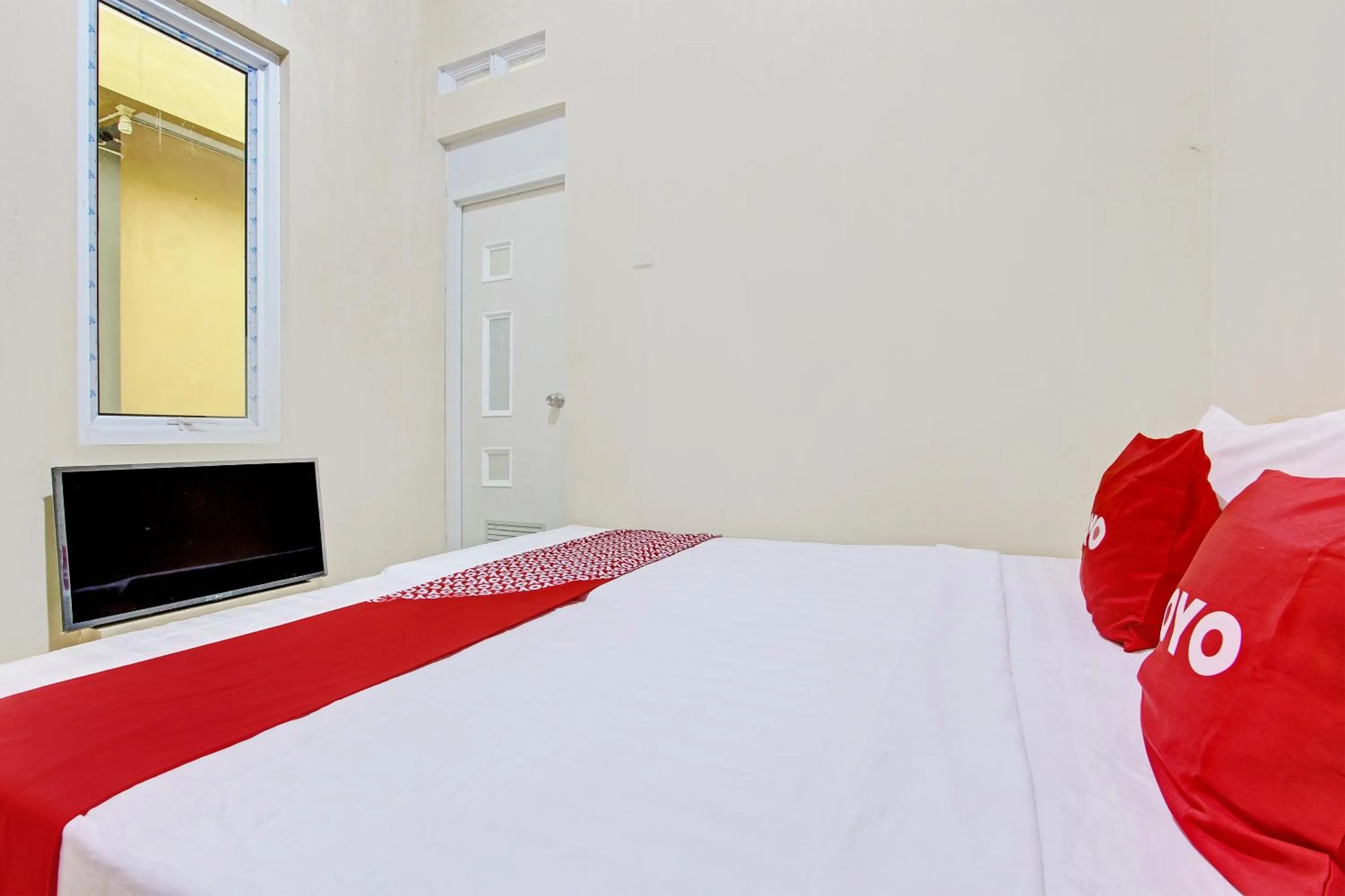 Bedroom, Bed in OYO Life 93034 Ayri Home