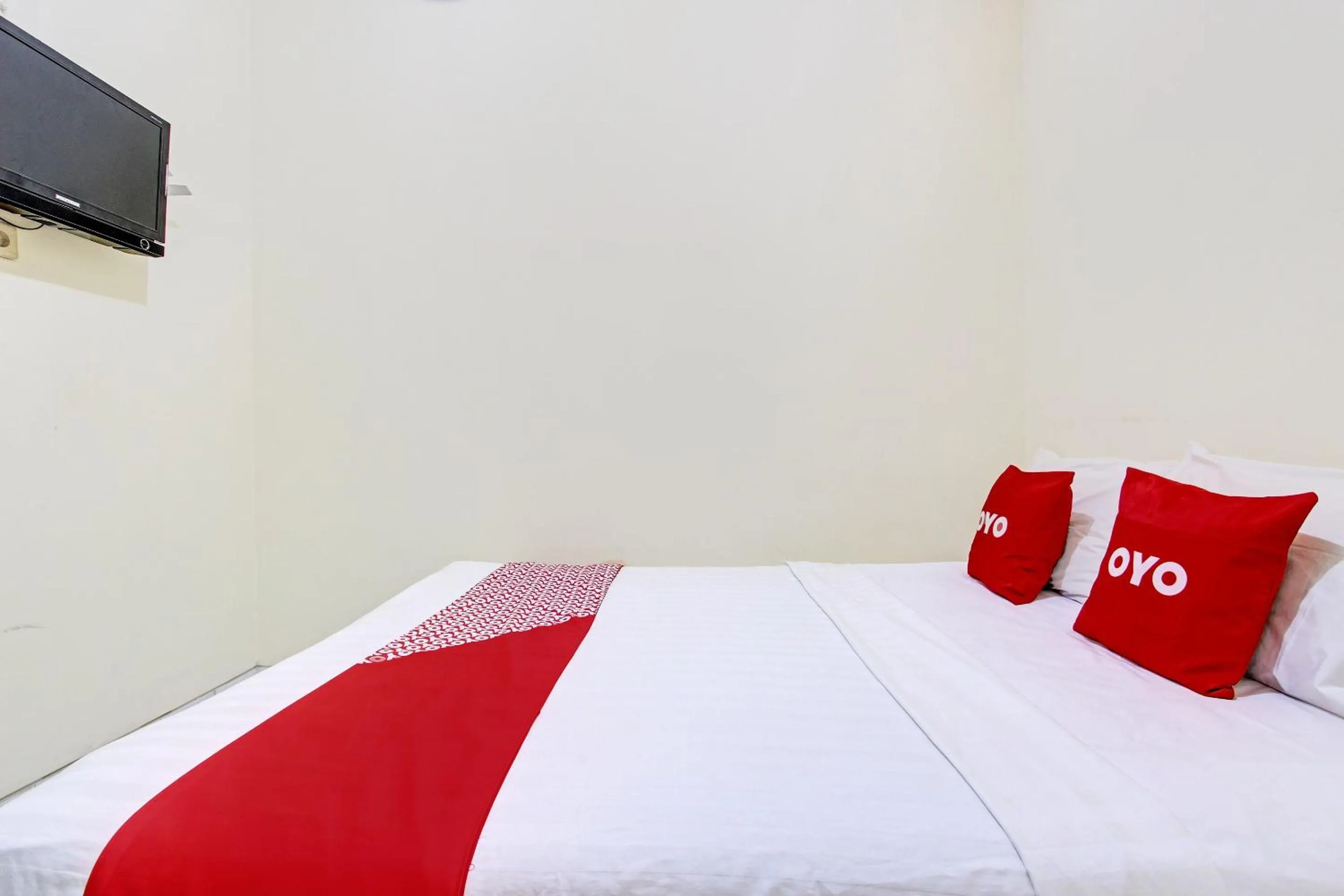 Bedroom, Bed in OYO Life 93034 Ayri Home