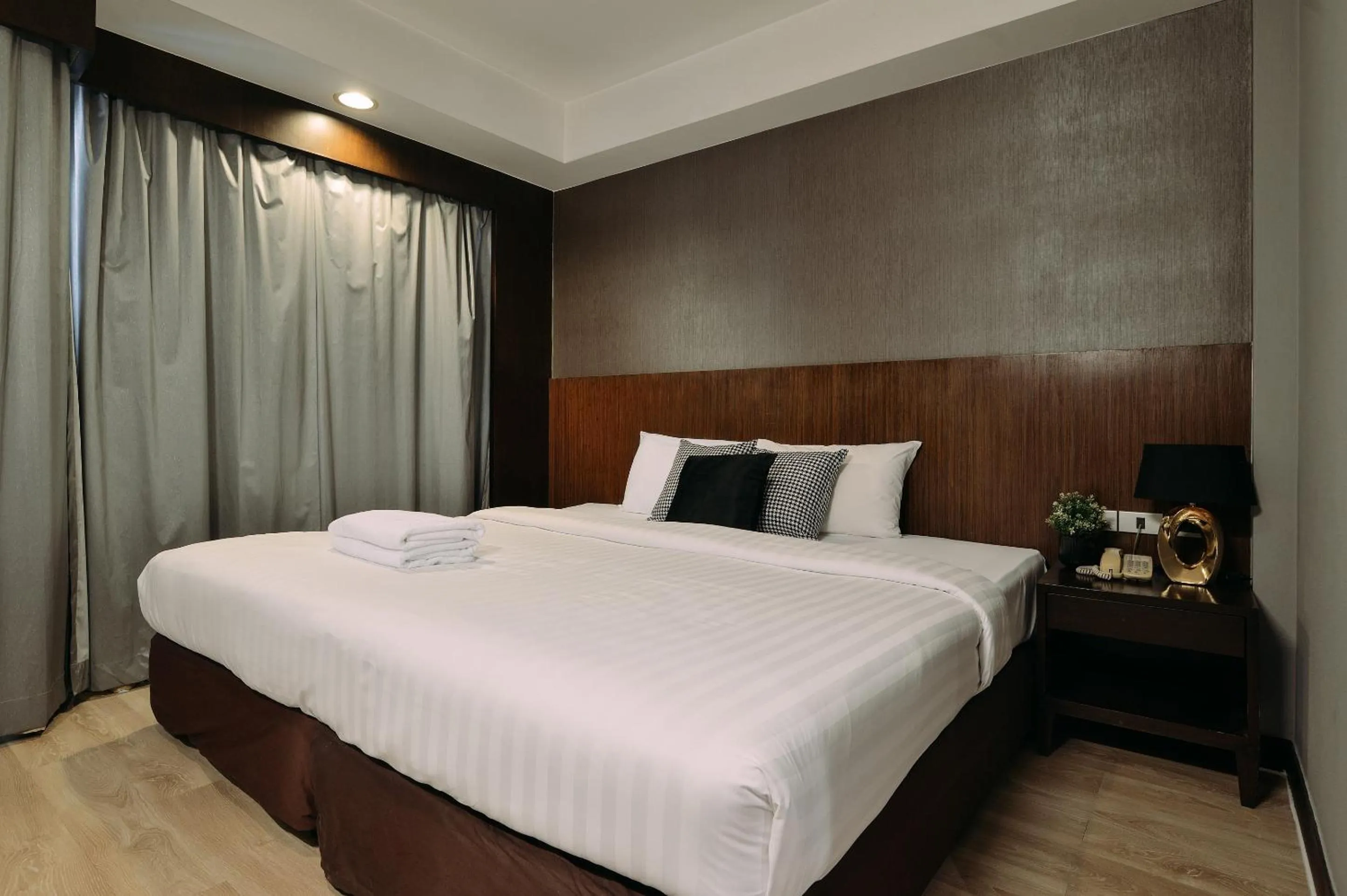 Bed in Tori crown hotel