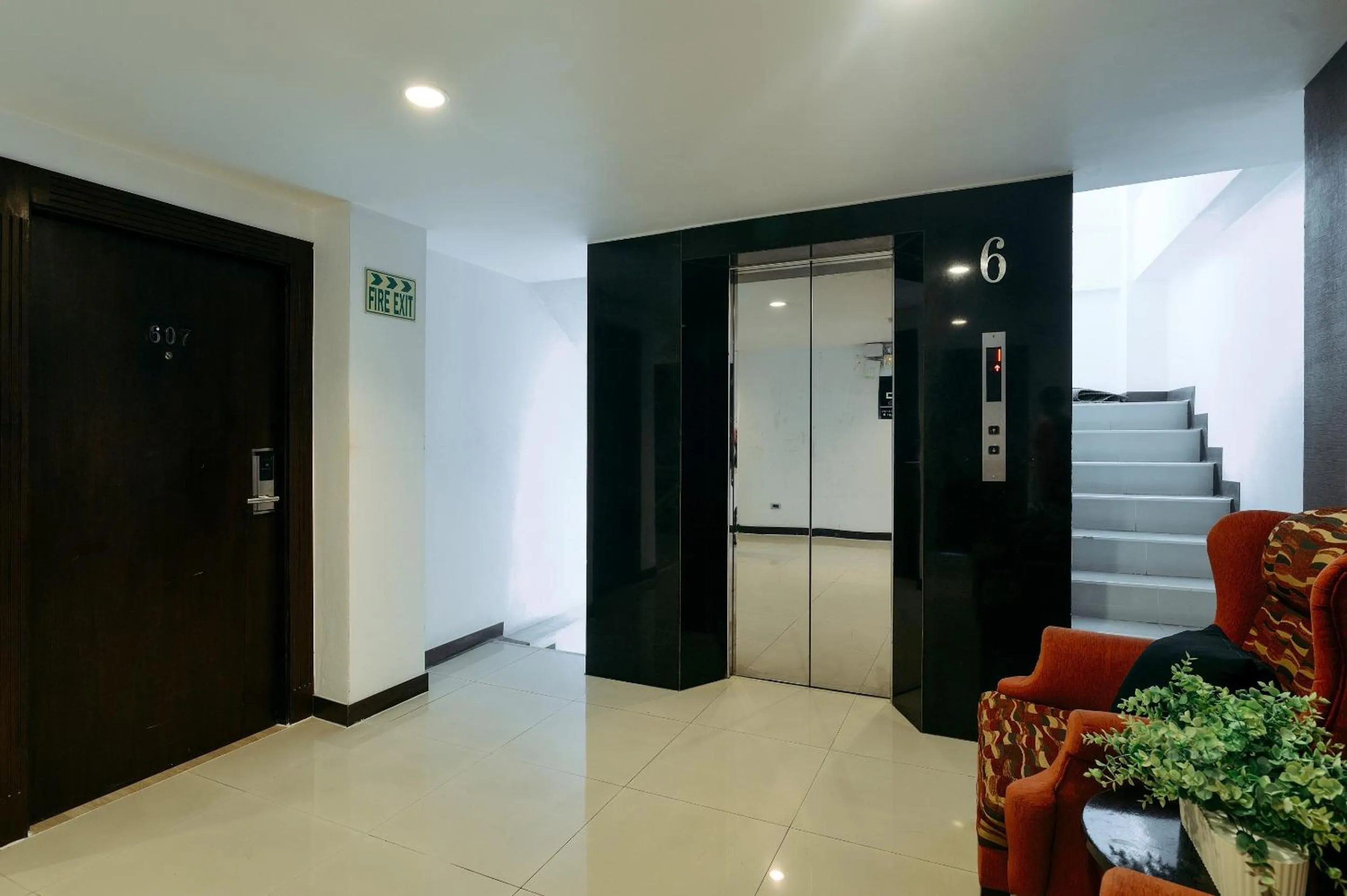 elevator in Tori crown hotel