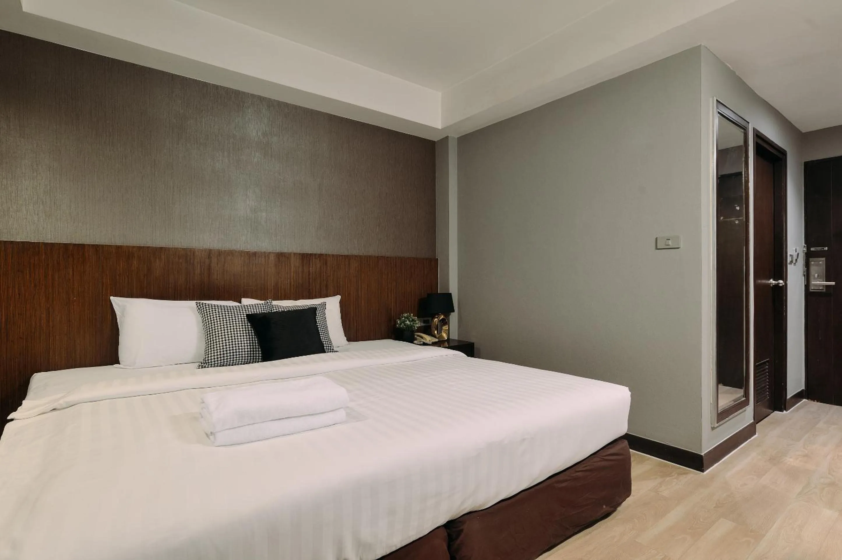 Bed in Tori crown hotel