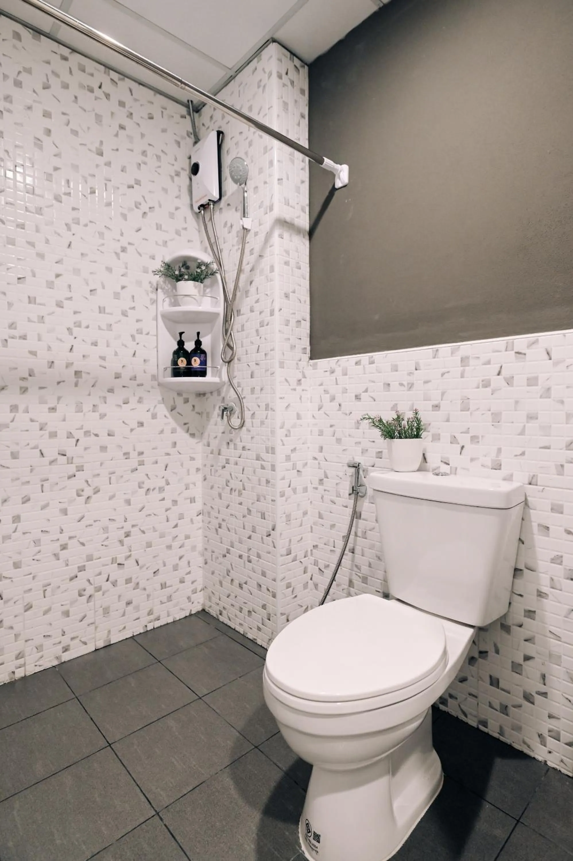 Shower in Tori crown hotel