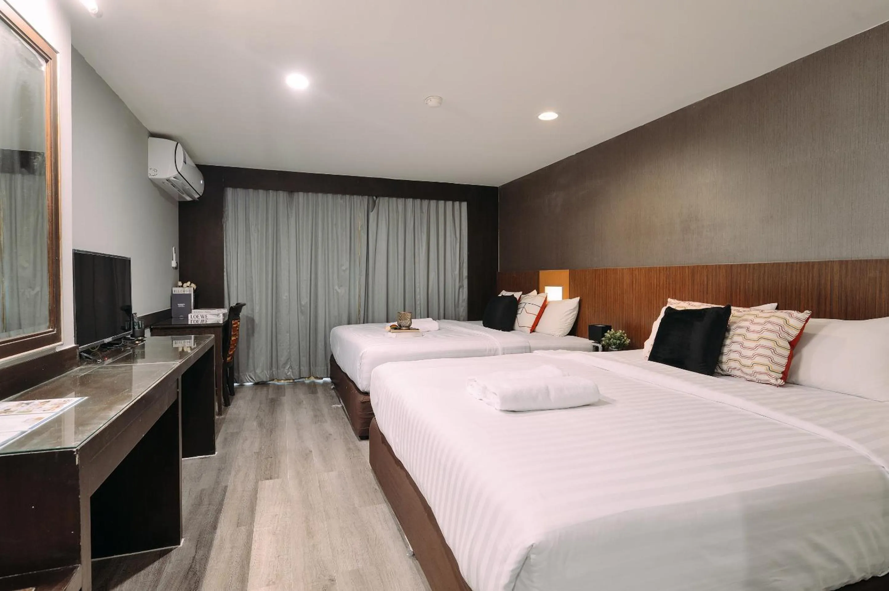 Bed in Tori crown hotel