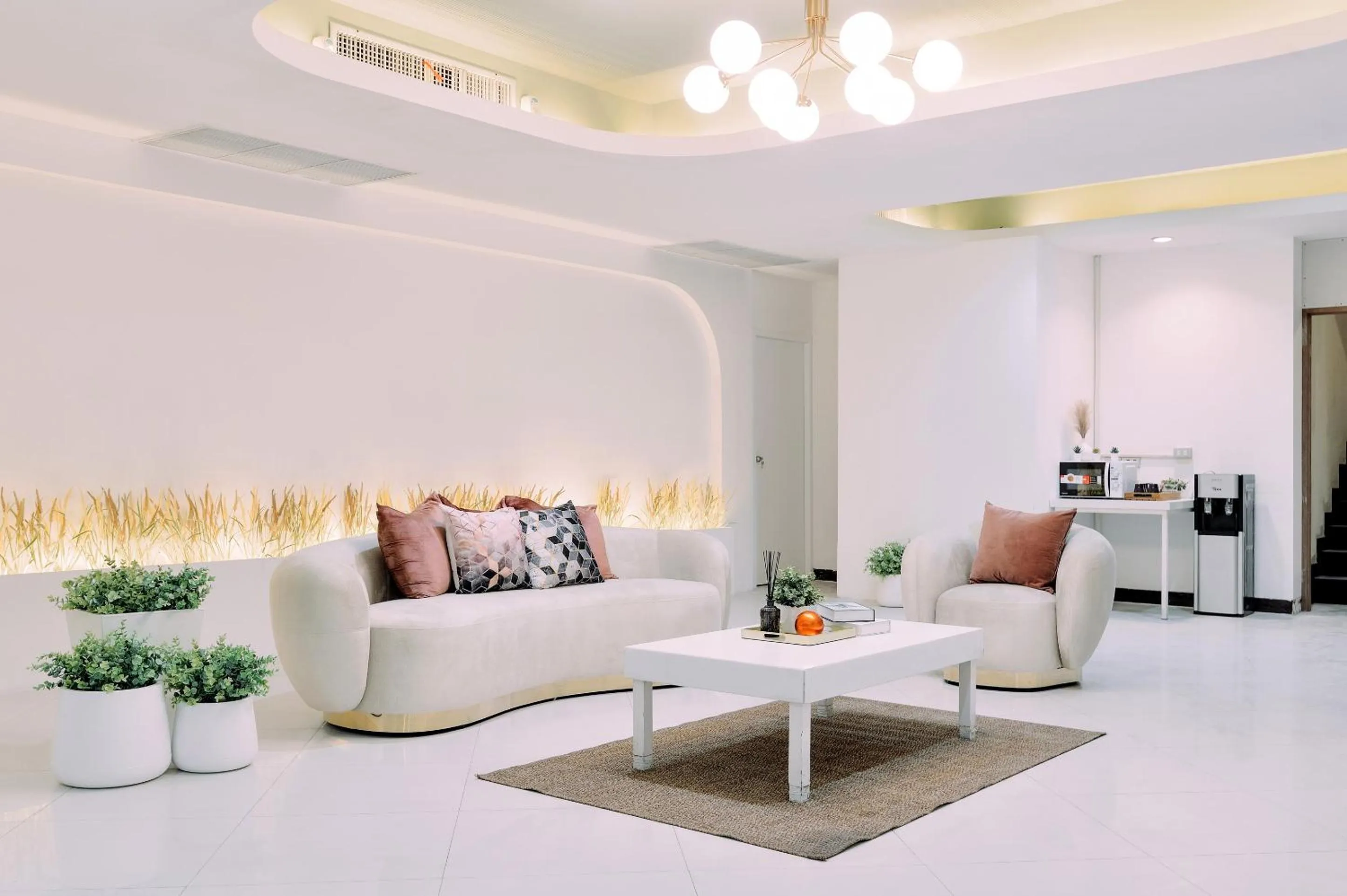 Seating area in Tori crown hotel