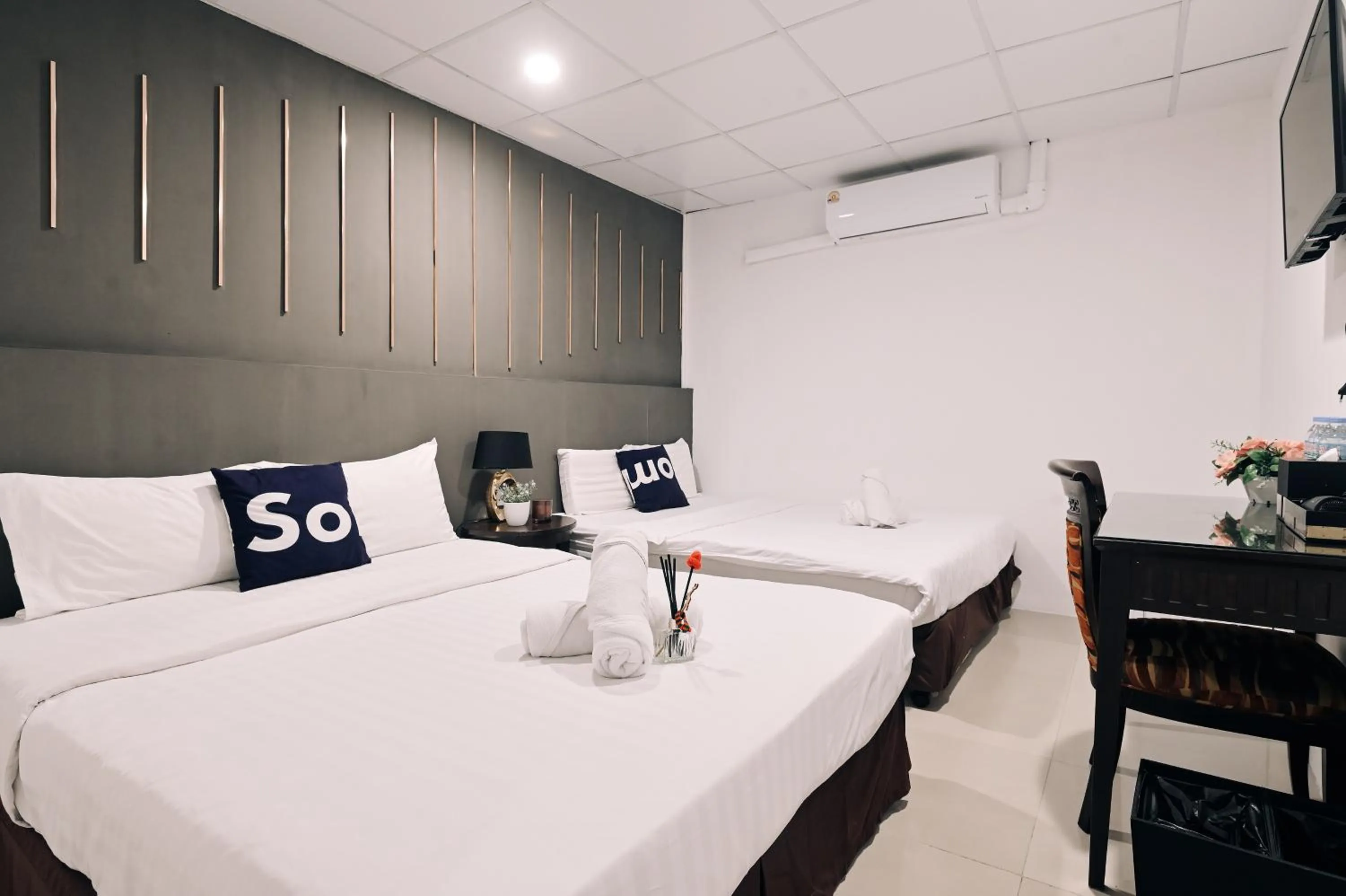 Bed in Tori crown hotel