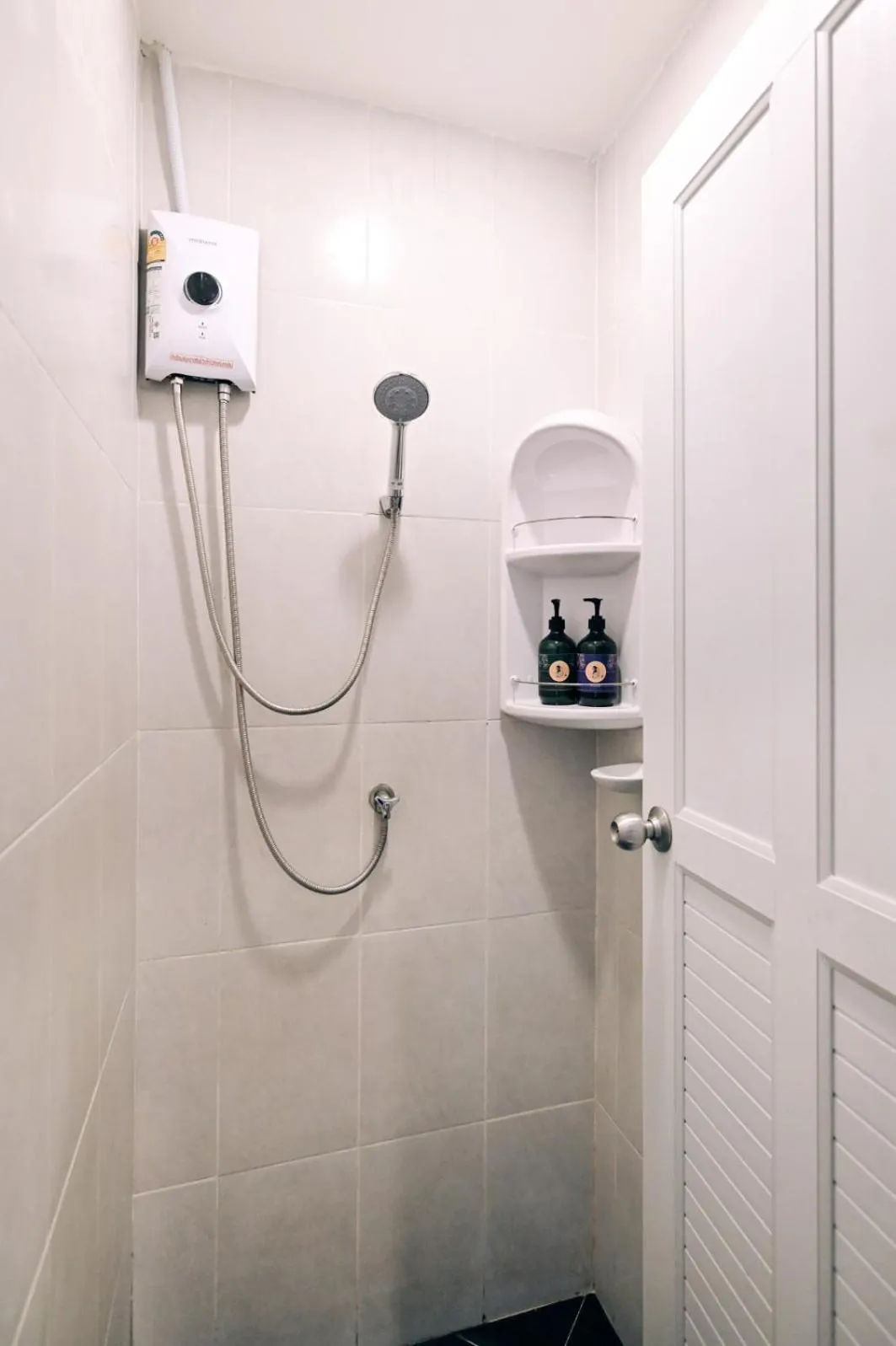 Shower in Tori crown hotel