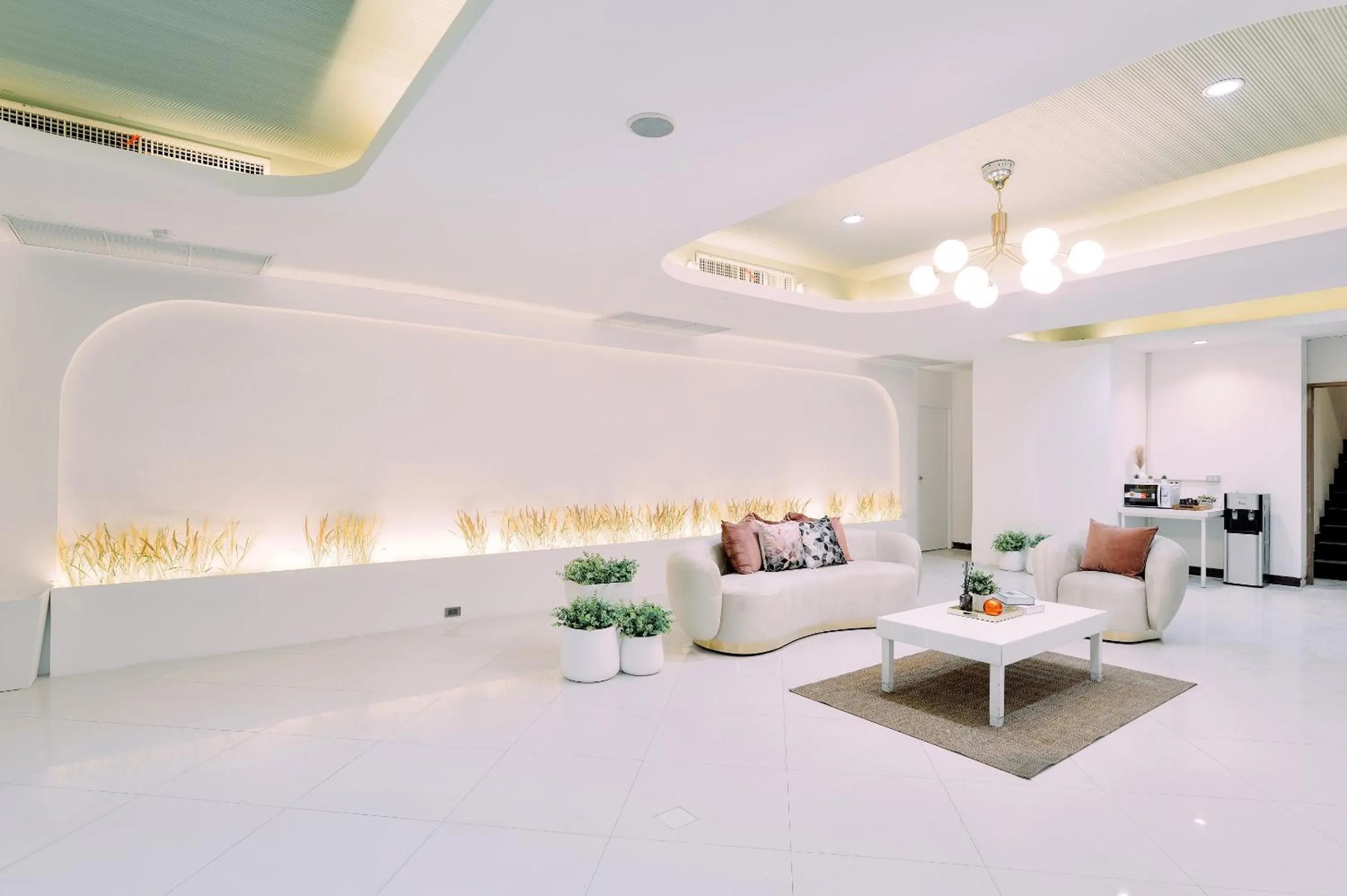 Seating area in Tori crown hotel