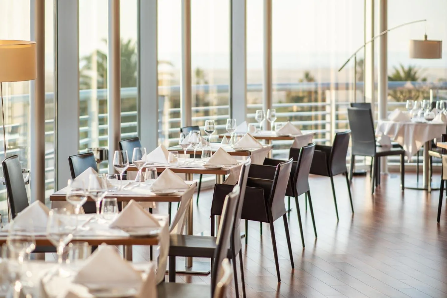 Restaurant/places to eat in Eurostars Oasis Plaza