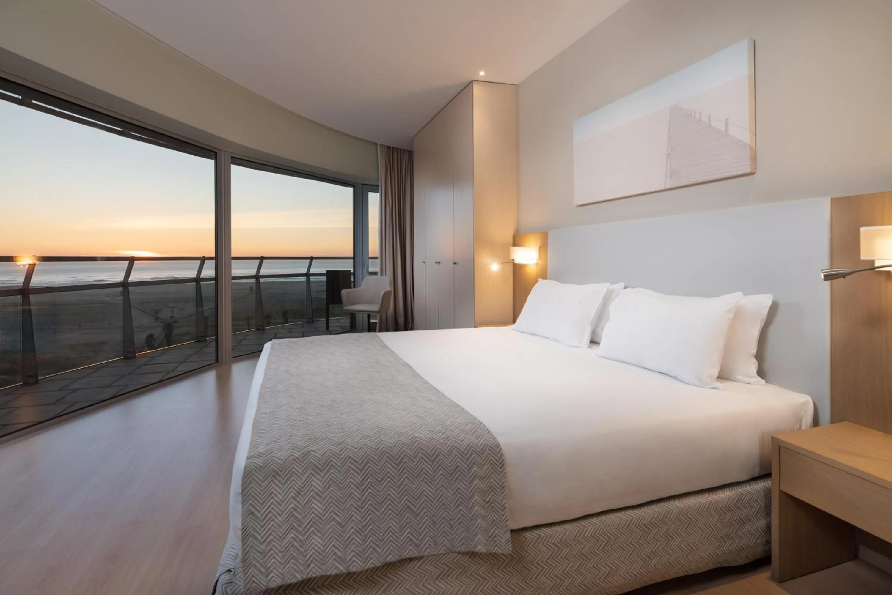 Photo of the whole room, Bed in Eurostars Oasis Plaza