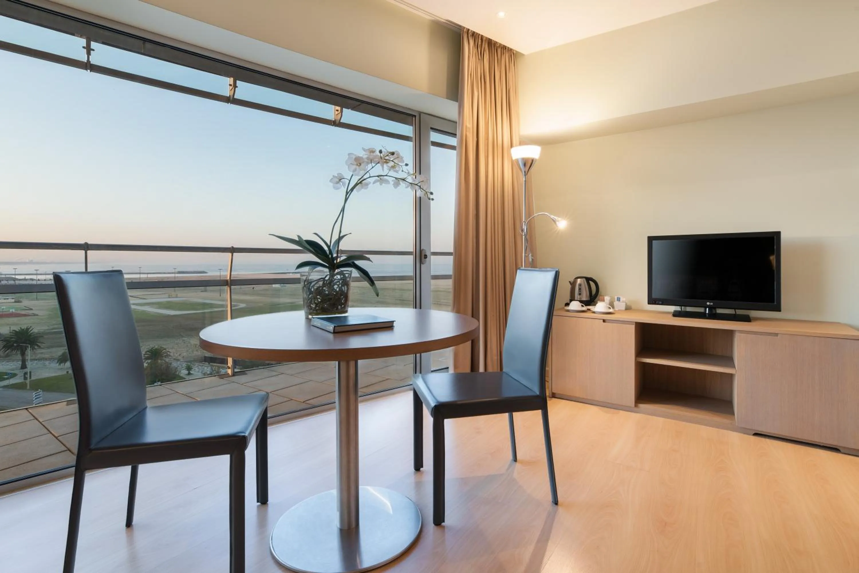 Balcony/Terrace in Eurostars Oasis Plaza