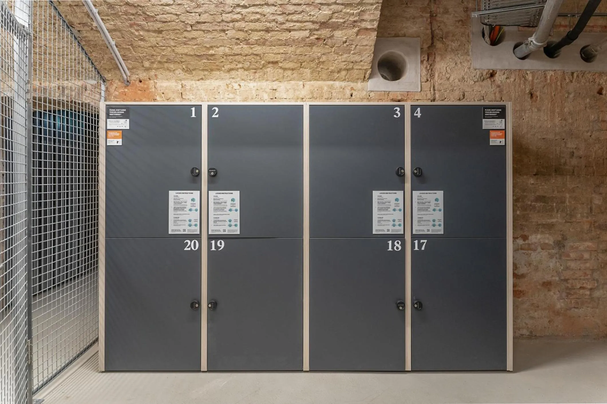 microwave in Numa Vienna Terra