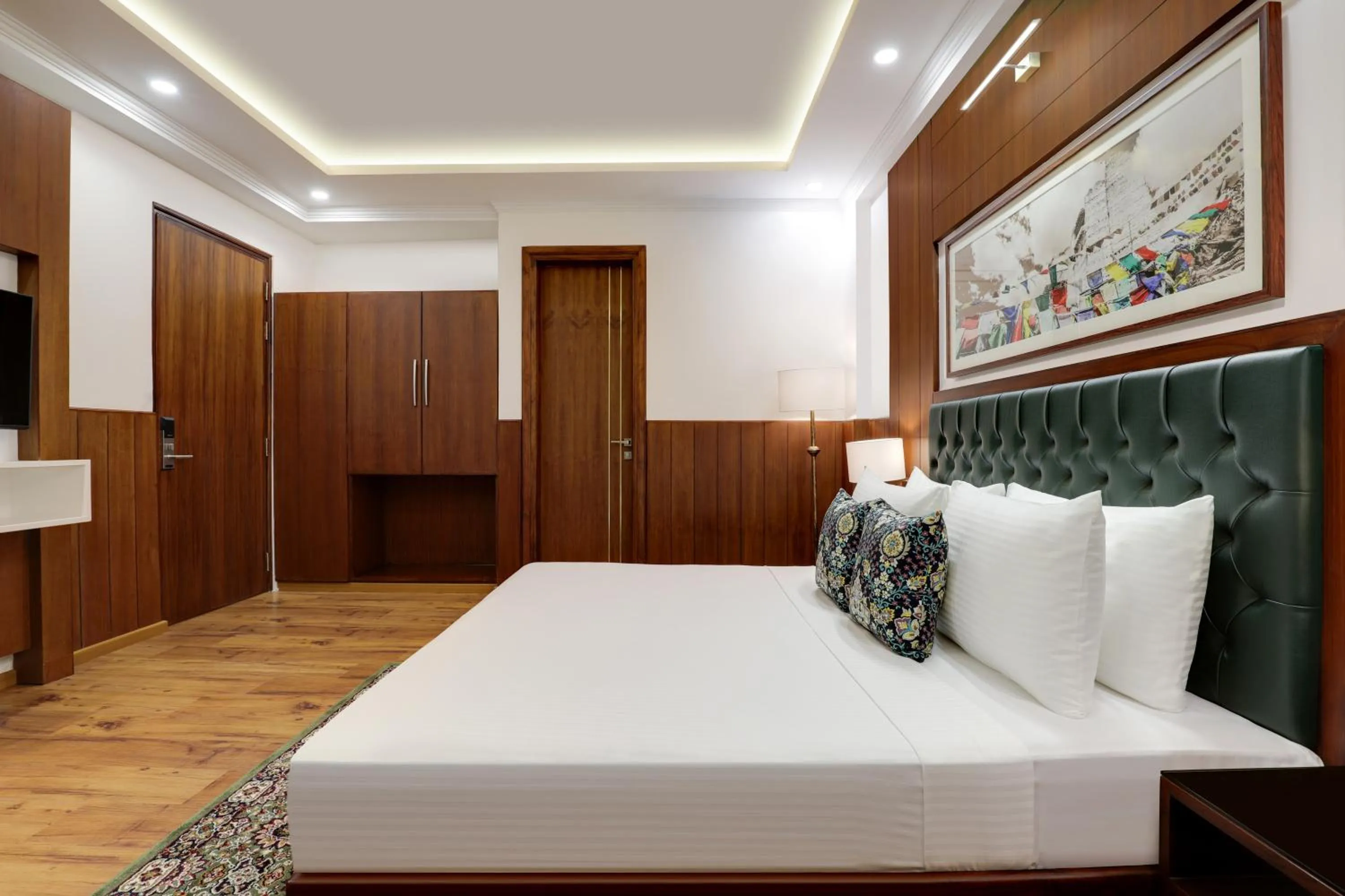 Bed in Lemon Tree Hotel, Mcleodganj