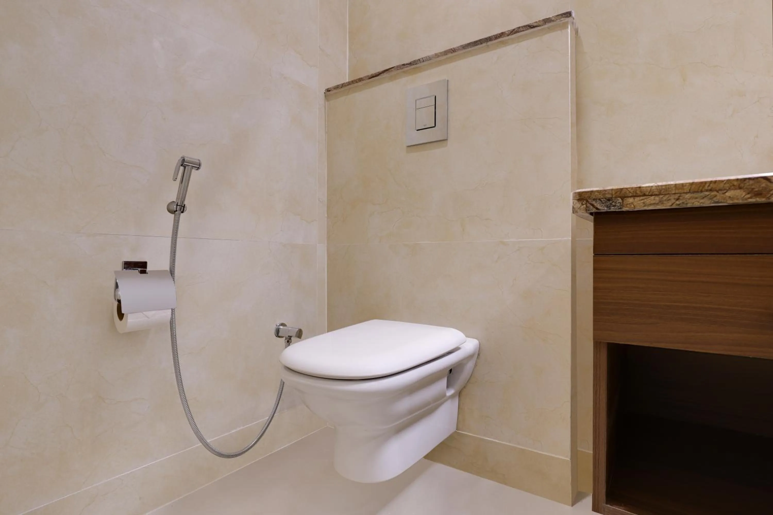 Toilet in Lemon Tree Hotel, Mcleodganj