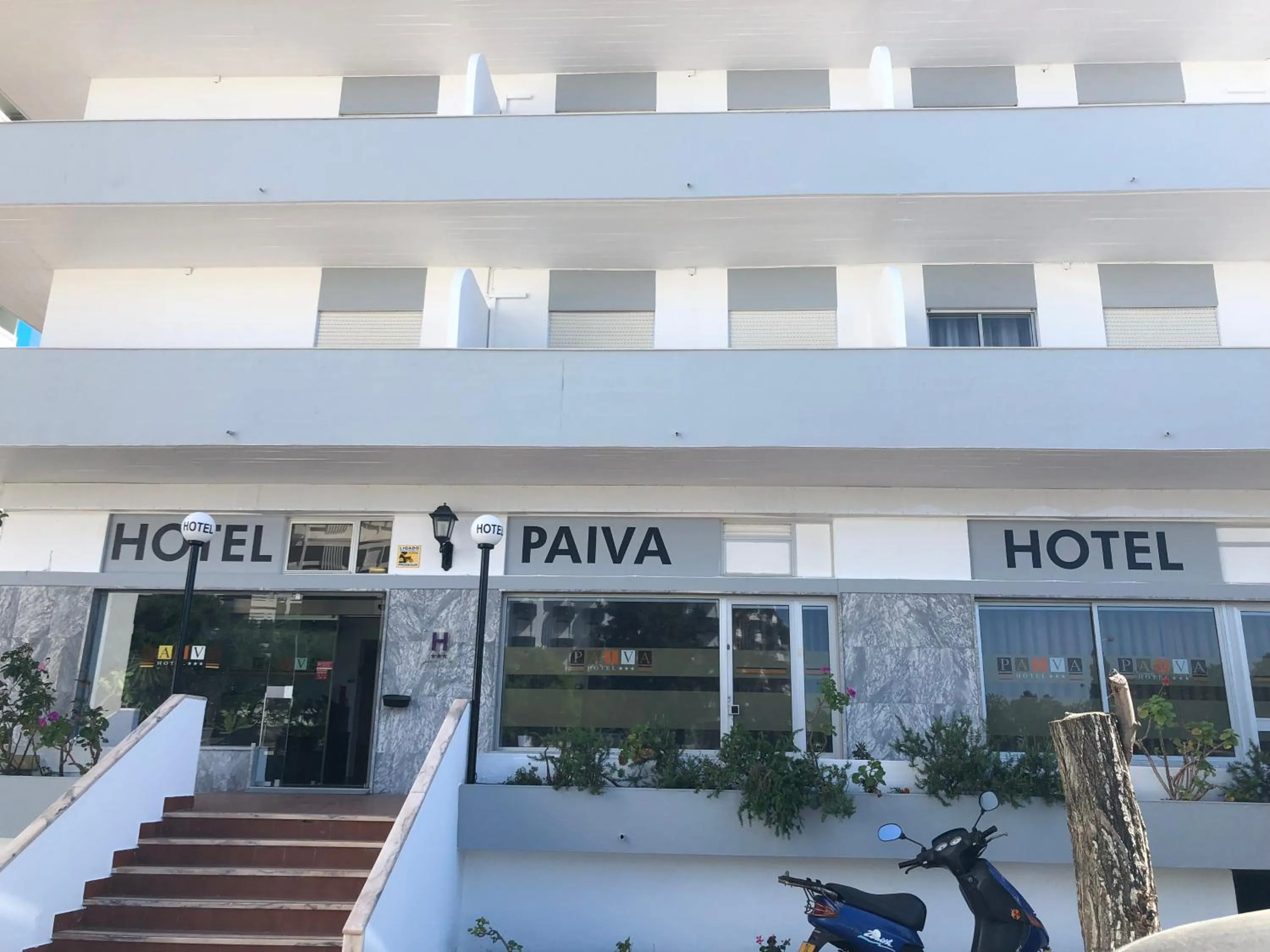 Facade/entrance in Hotel Paiva