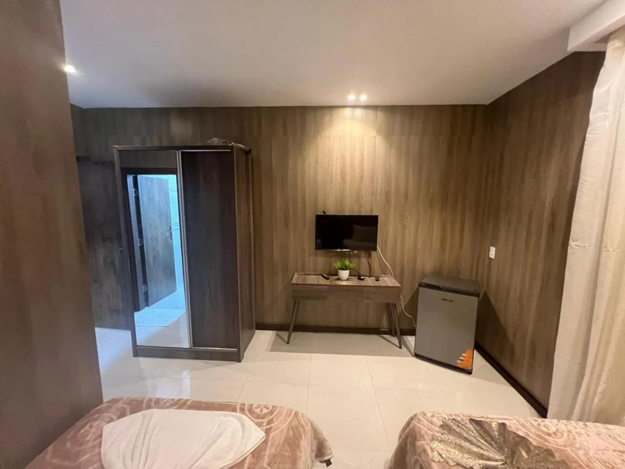 TV and multimedia, Bed in Rotana Palace Suites