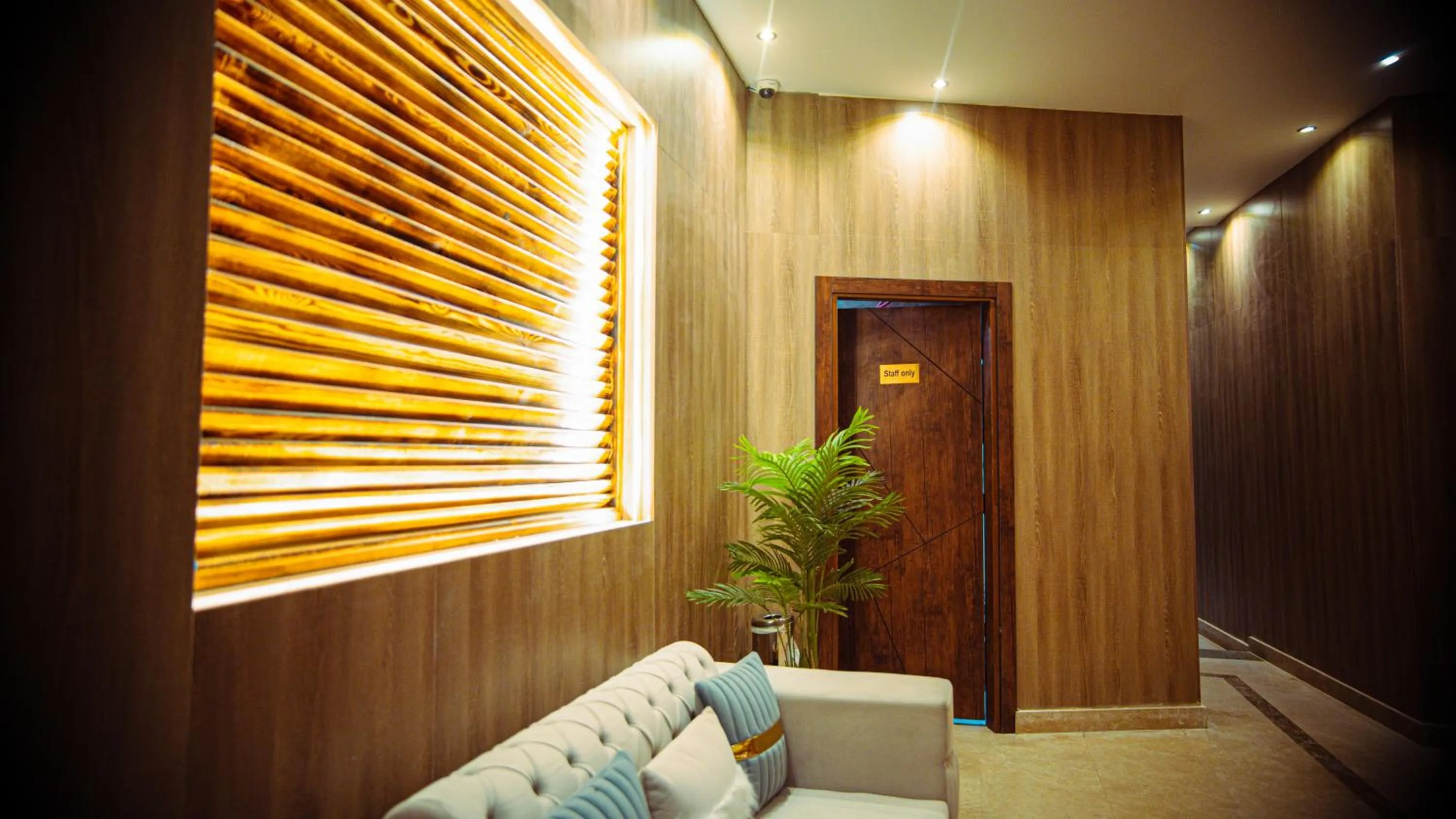 Rotana Palace Suites