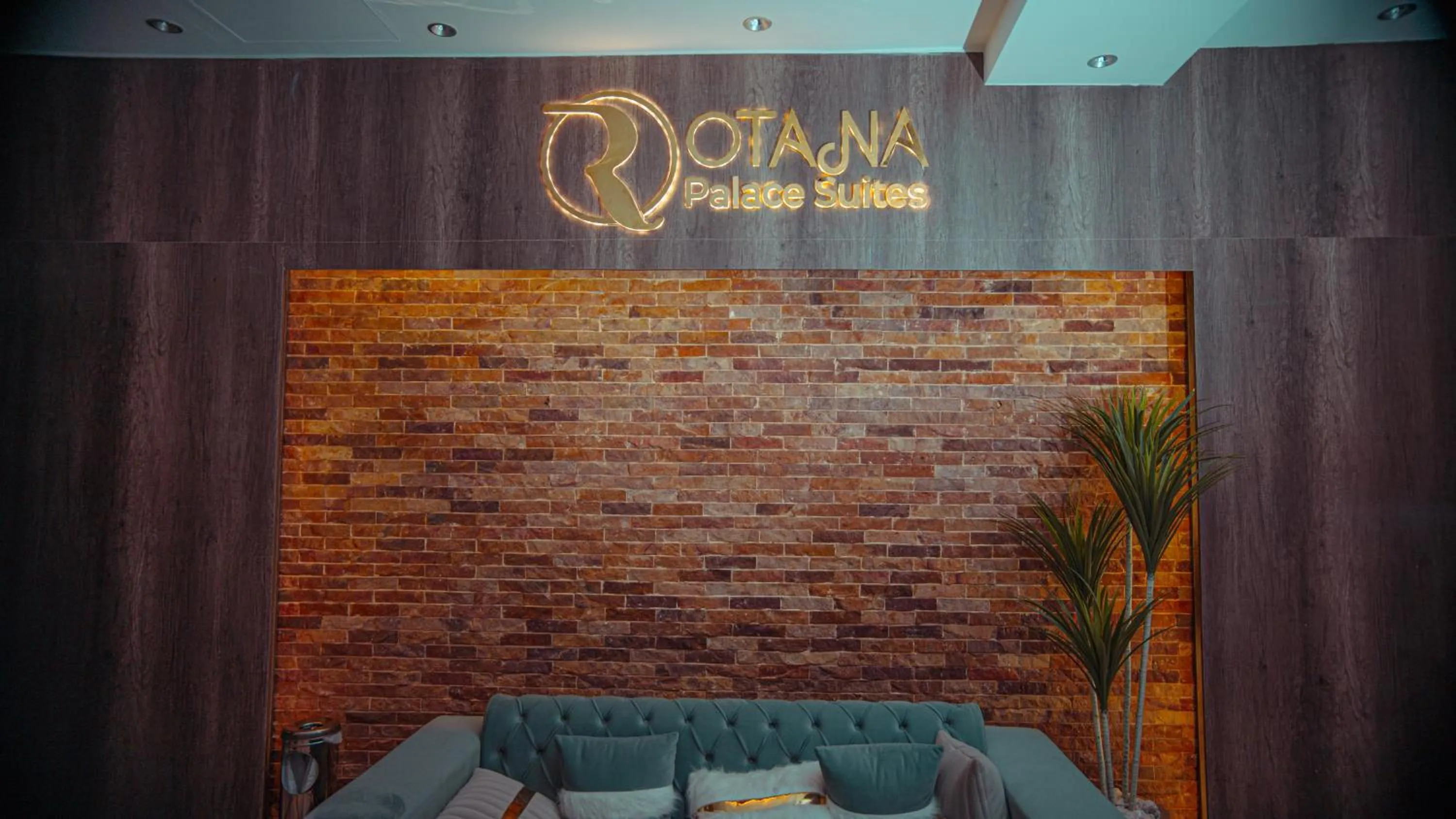 Rotana Palace Suites