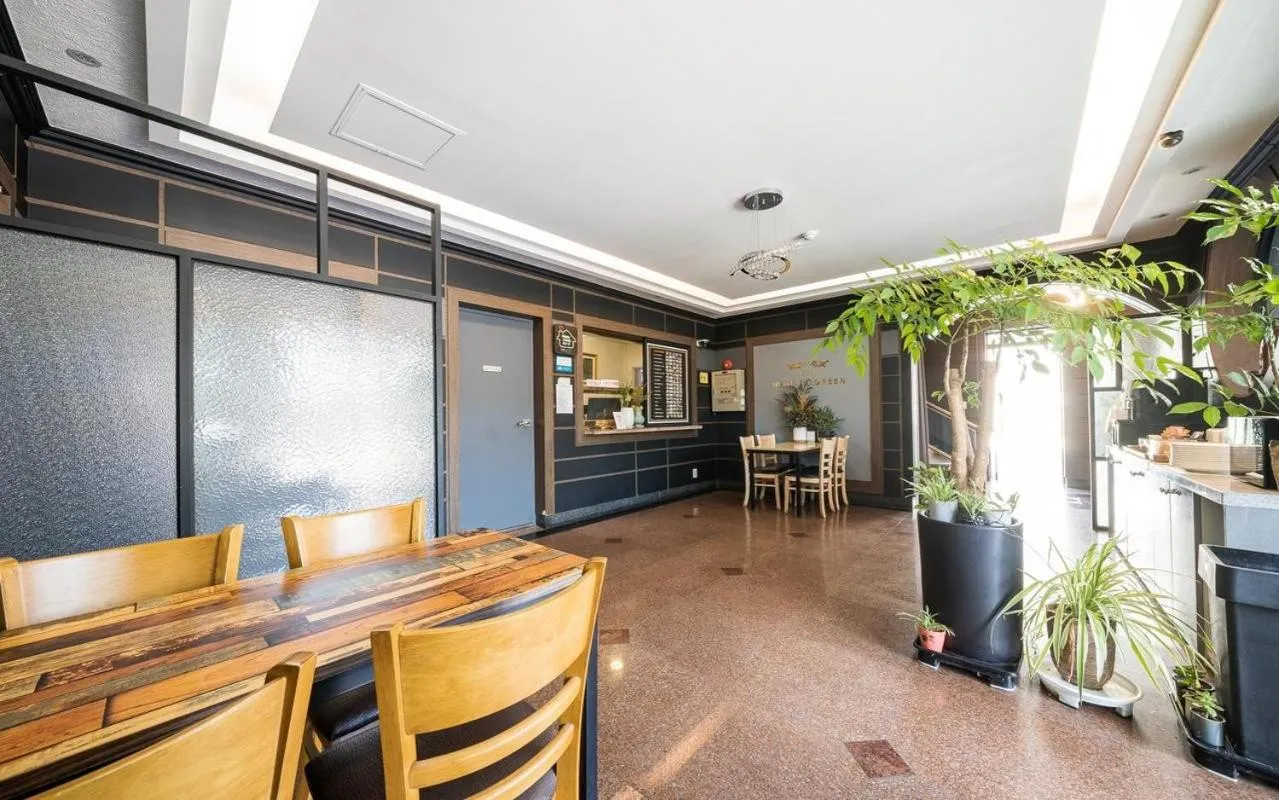 Seating area in Hotel New Evergreen