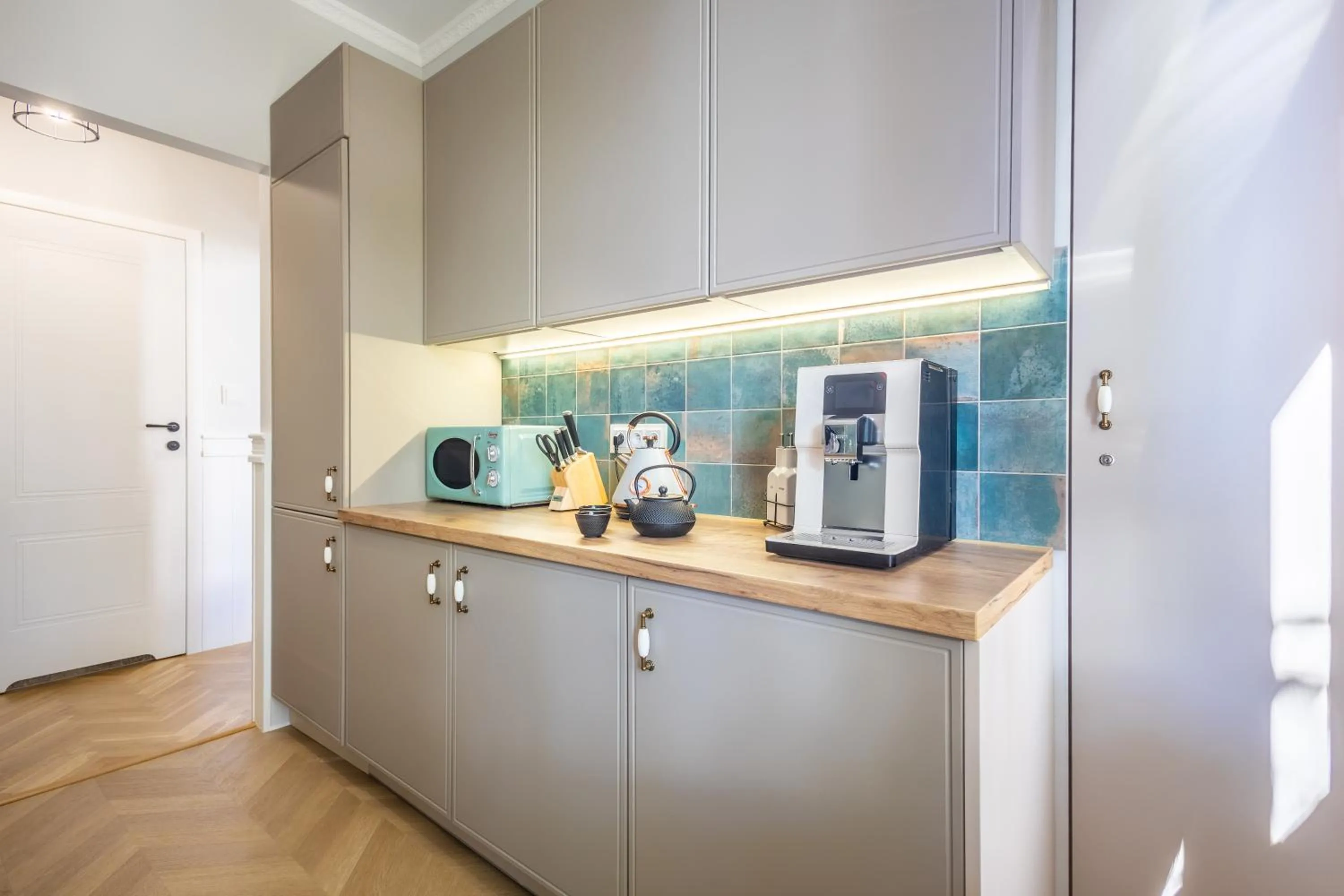 Coffee/tea facilities in Świdnicka Deluxe Suite