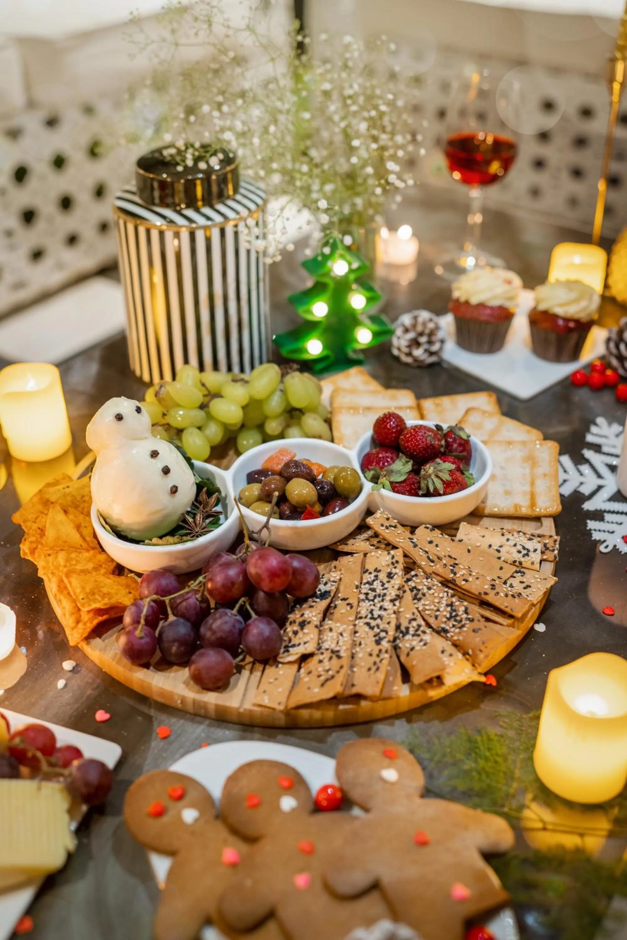 Food and drinks in LohonoStays Villa CasaDel