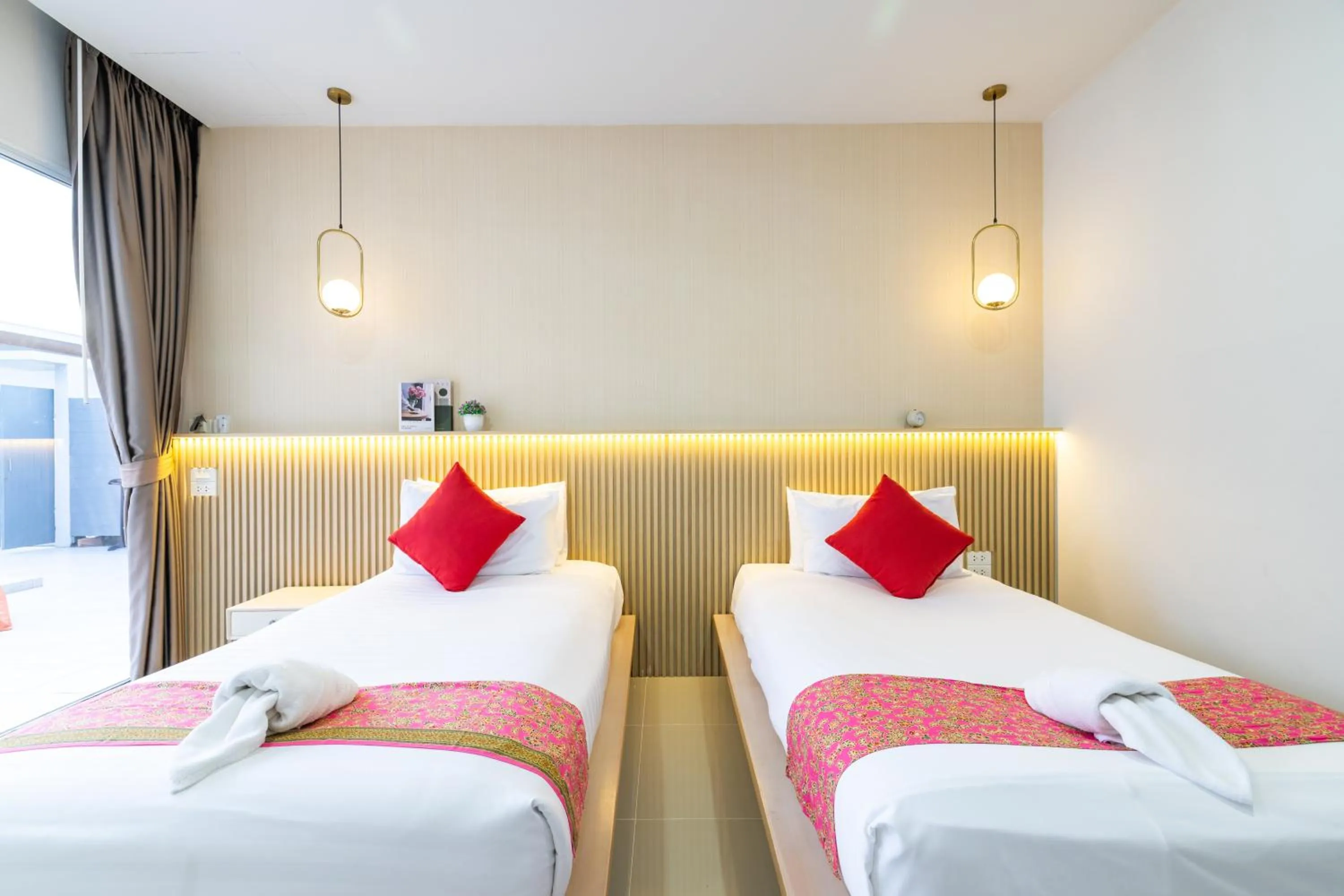 Bed in Andaman Sea Best Pool Access and Villas