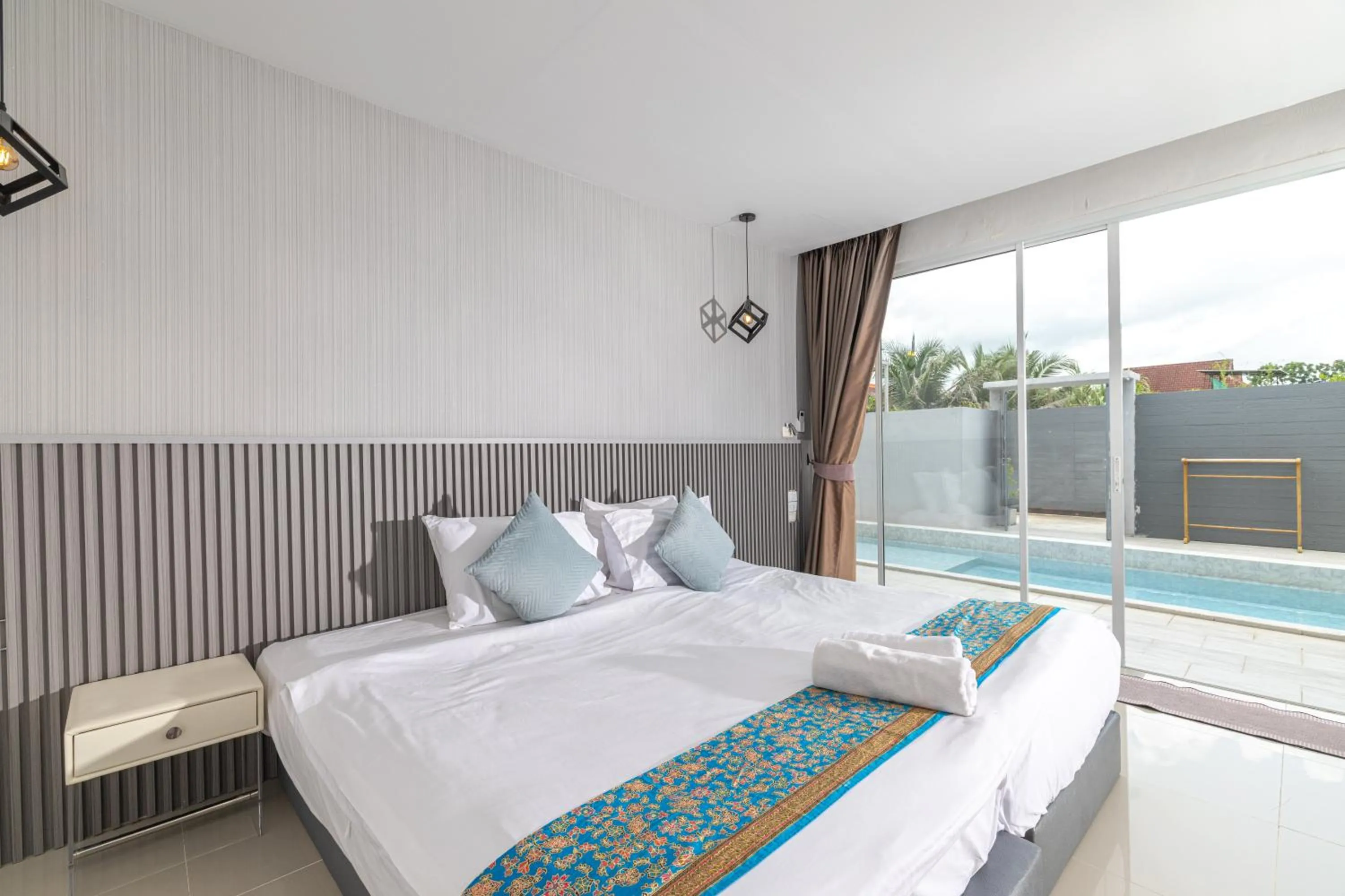 Bed in Andaman Sea Best Pool Access and Villas