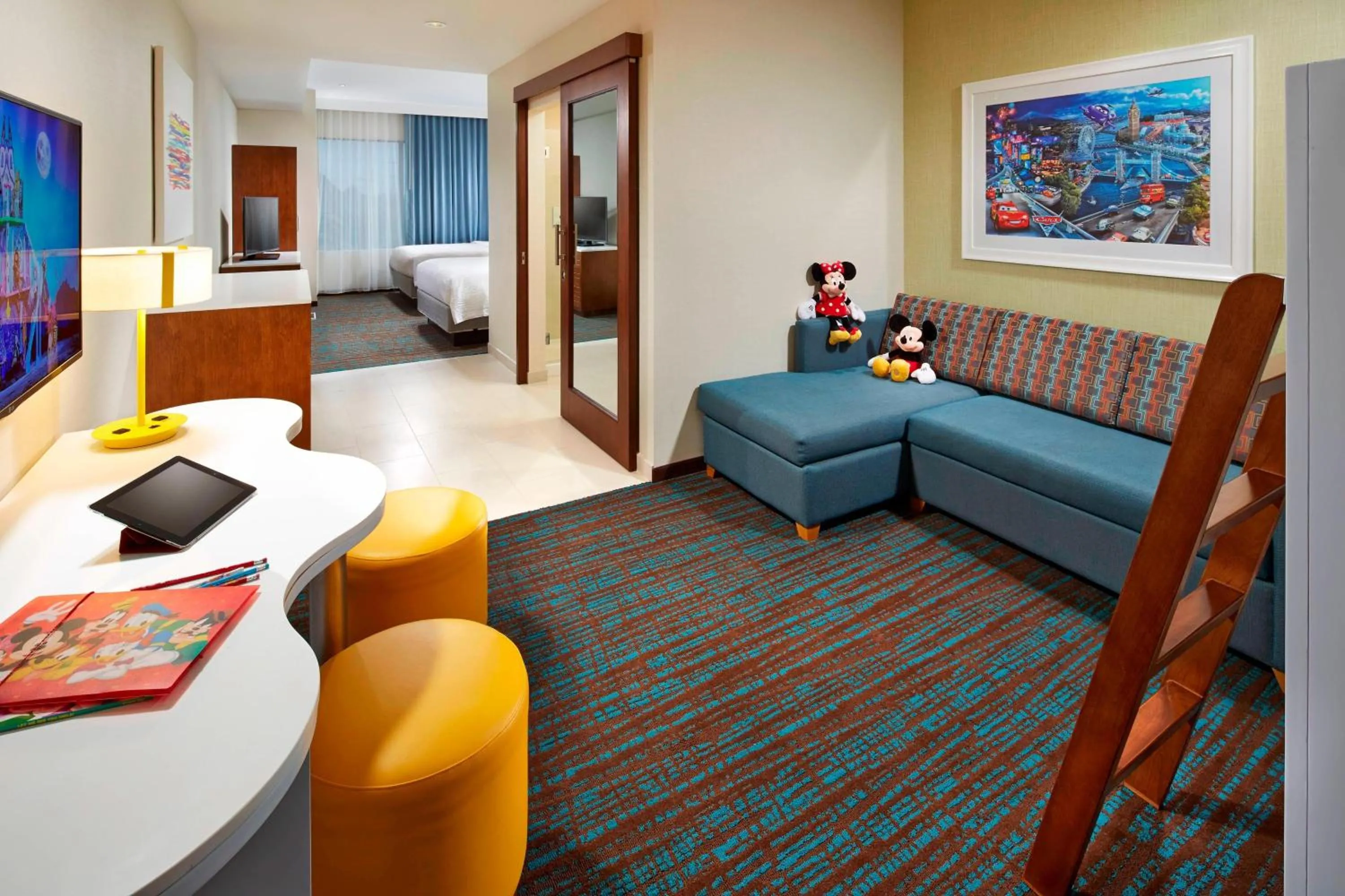 Living room, Bed in SpringHill Suites by Marriott at Anaheim Resort Area/Convention Center