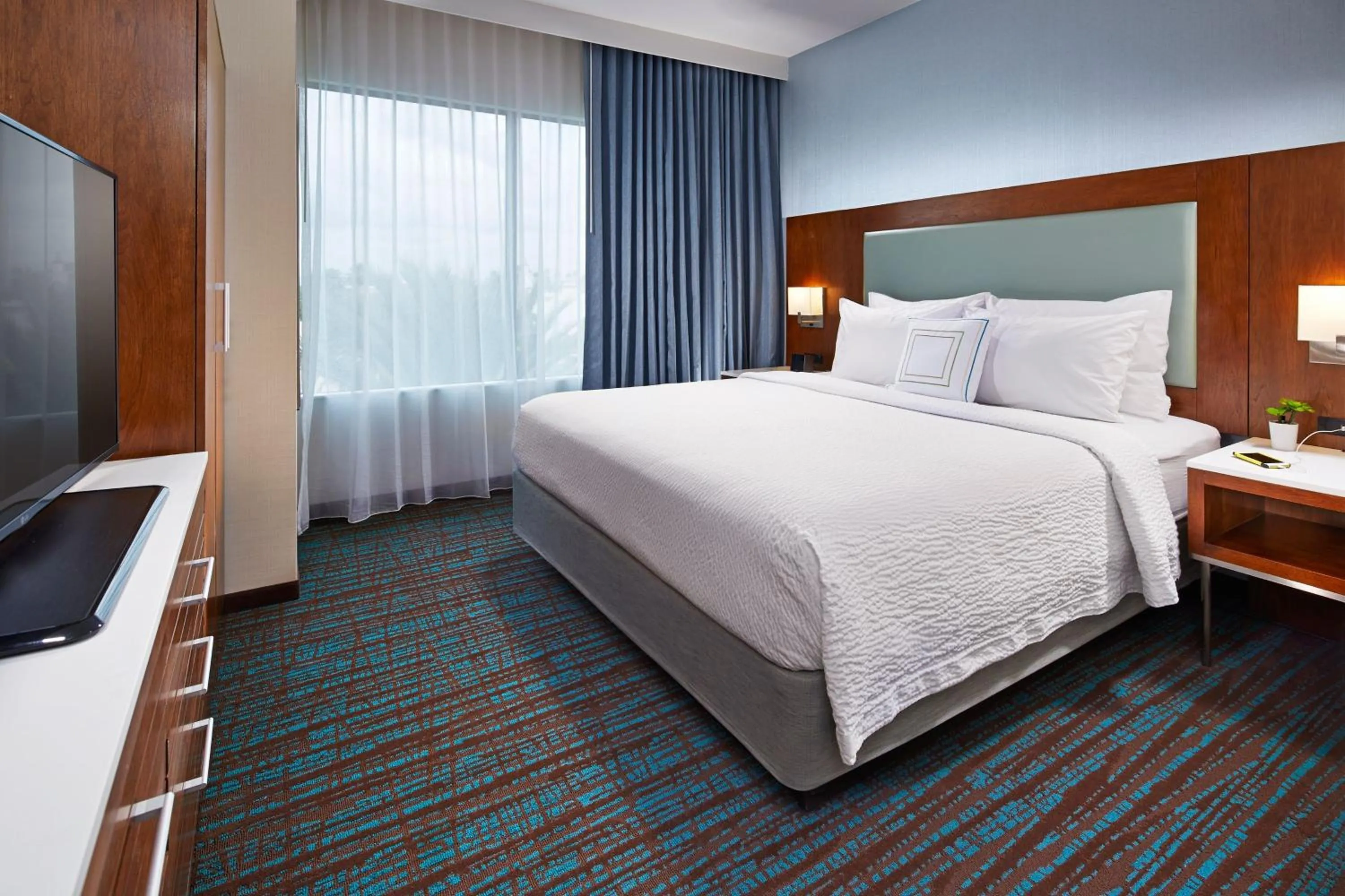 Photo of the whole room, Bed in SpringHill Suites by Marriott at Anaheim Resort Area/Convention Center