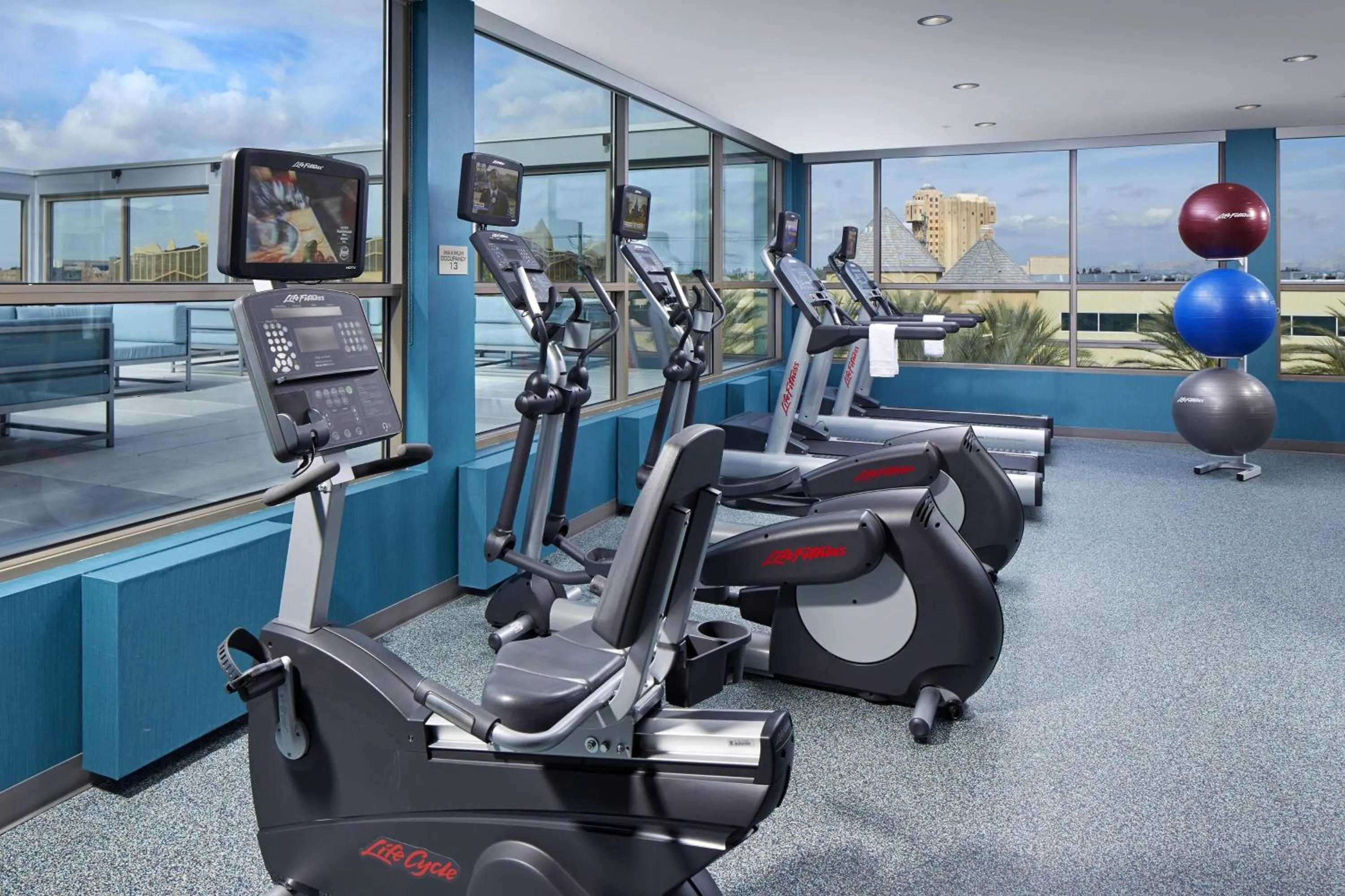 Fitness centre/facilities in SpringHill Suites by Marriott at Anaheim Resort Area/Convention Center