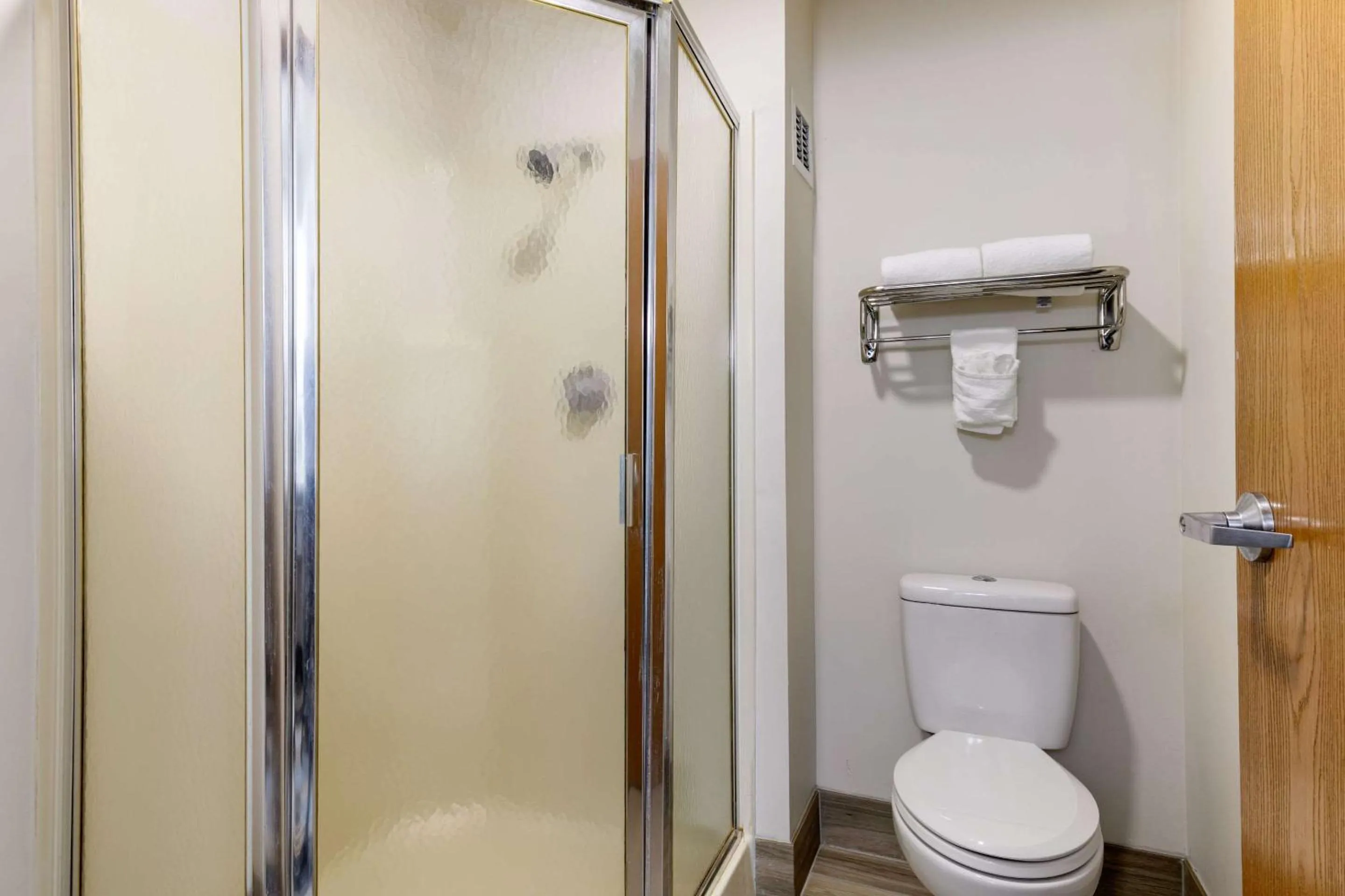 Bathroom in Quality Inn Cape Girardeau North