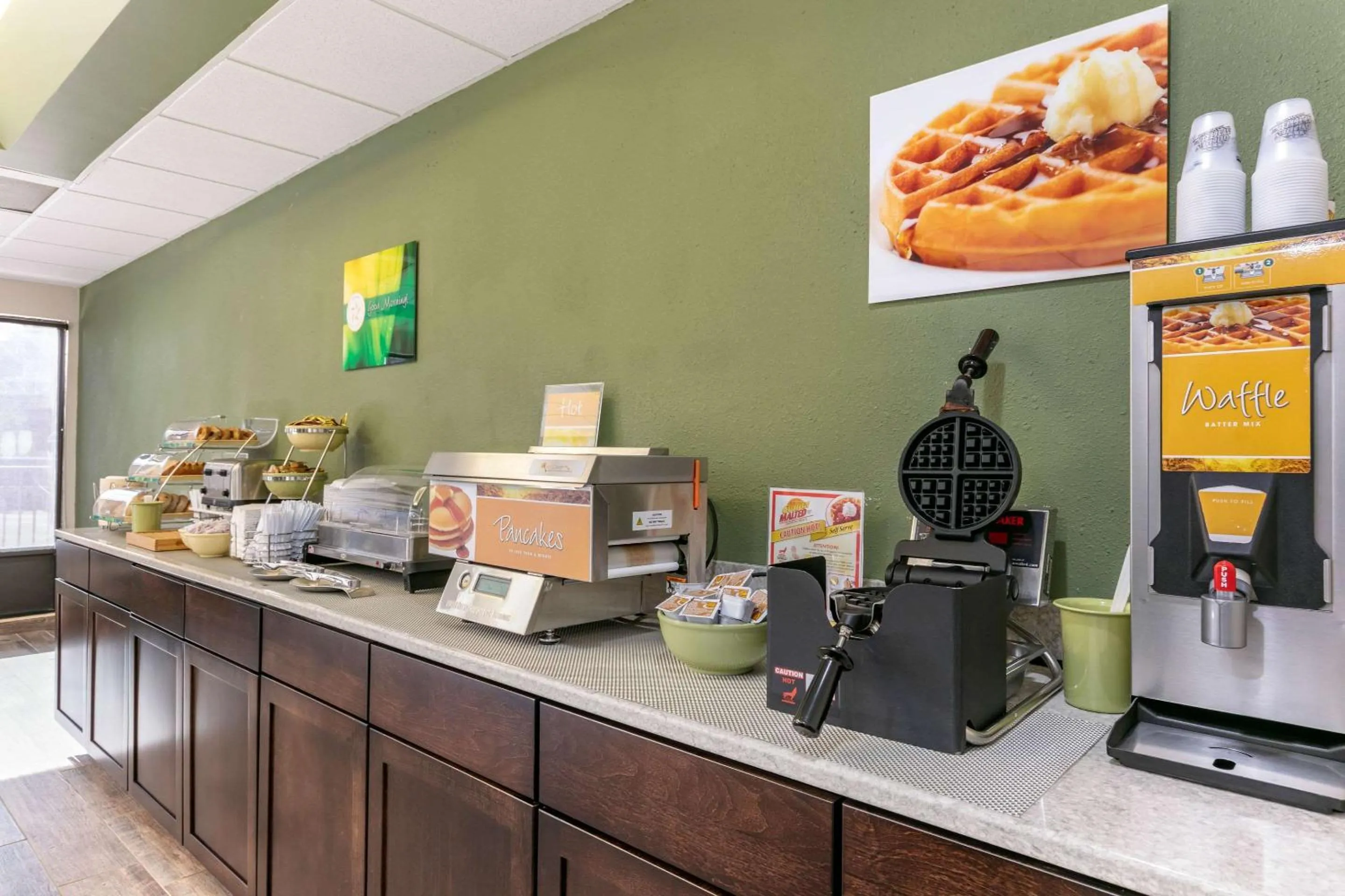 Restaurant/places to eat in Quality Inn Cape Girardeau North