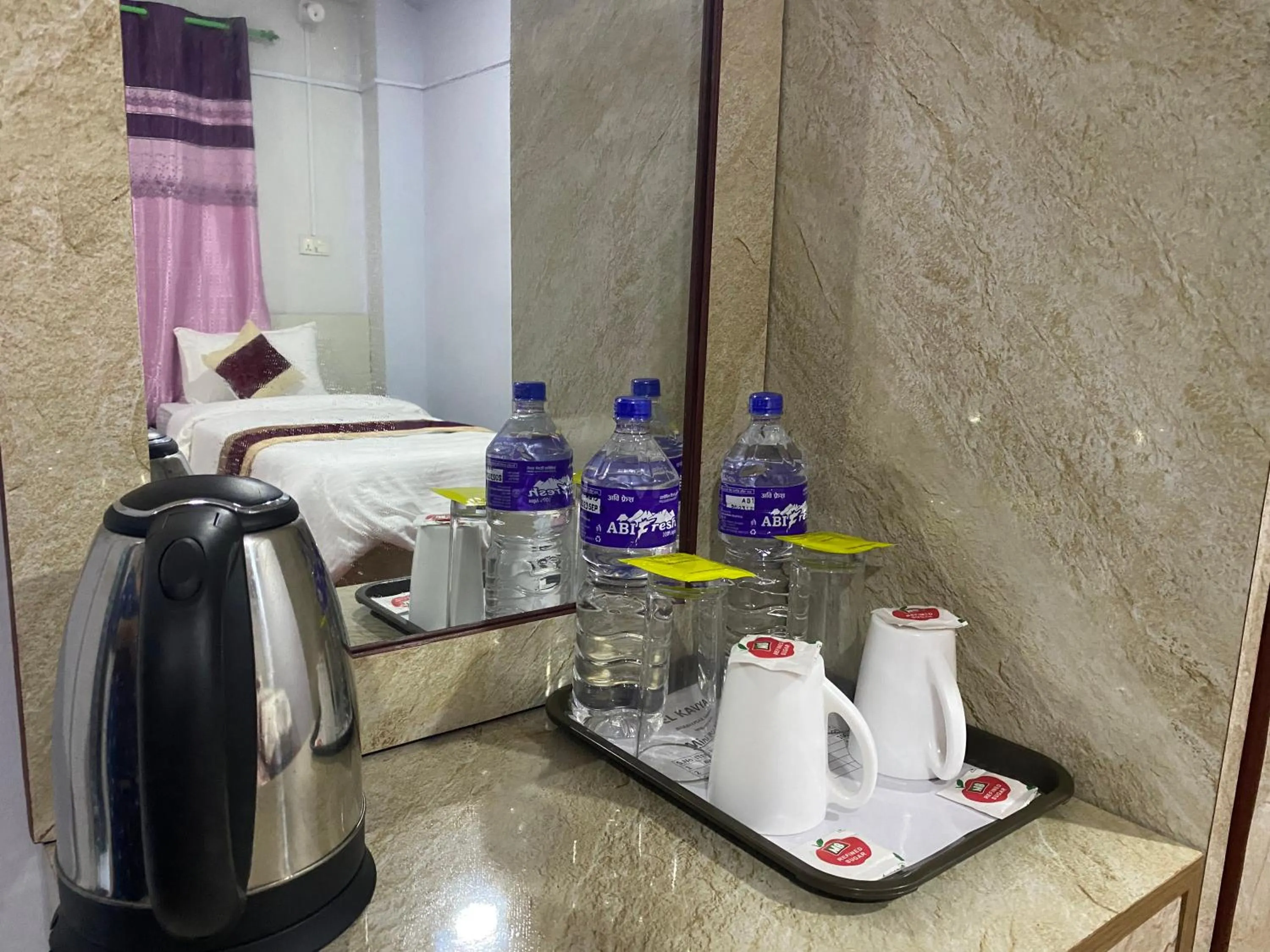 Coffee/tea facilities in Hotel Kavya Inn