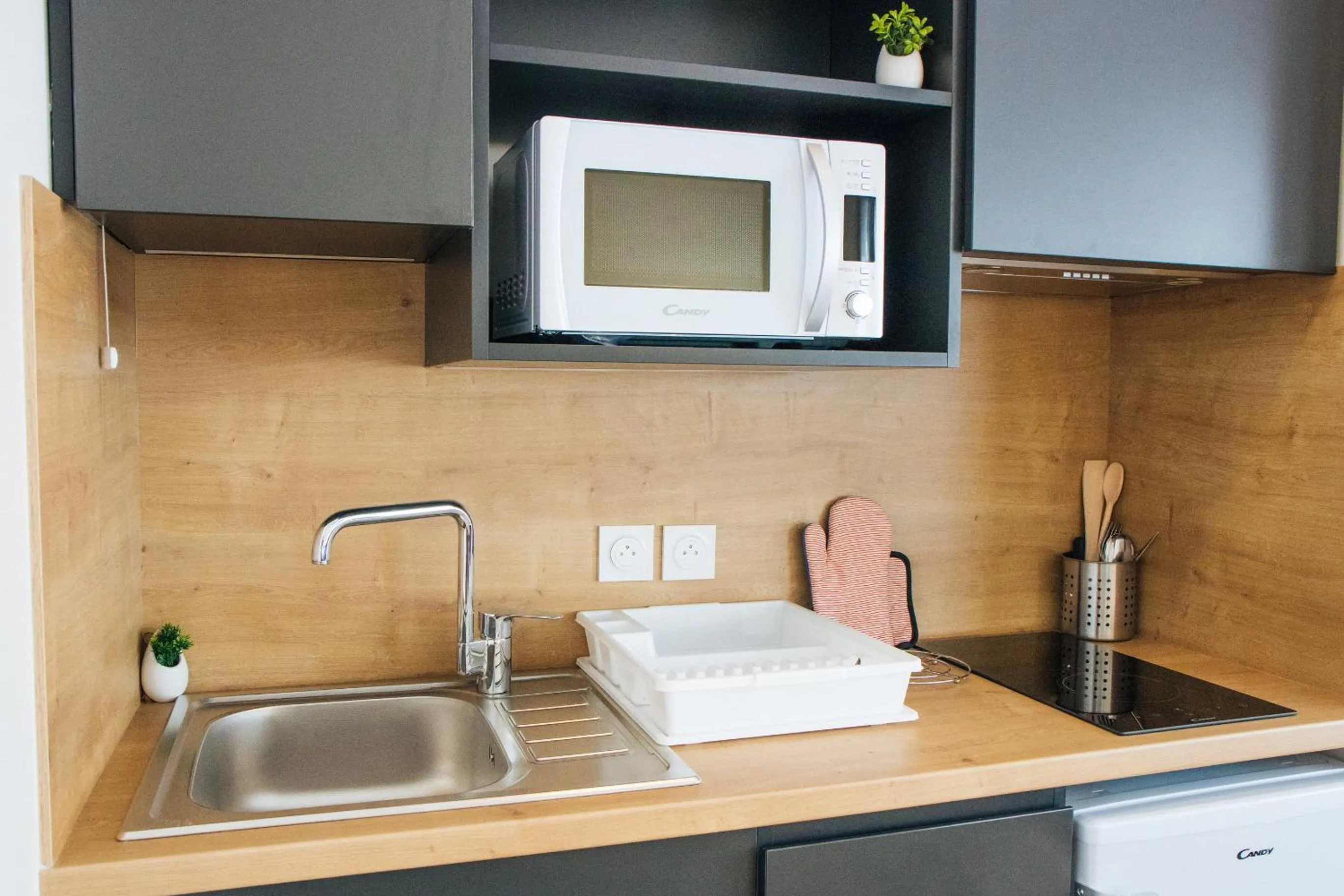 Kitchen or kitchenette in Twenty Business Flats Béziers