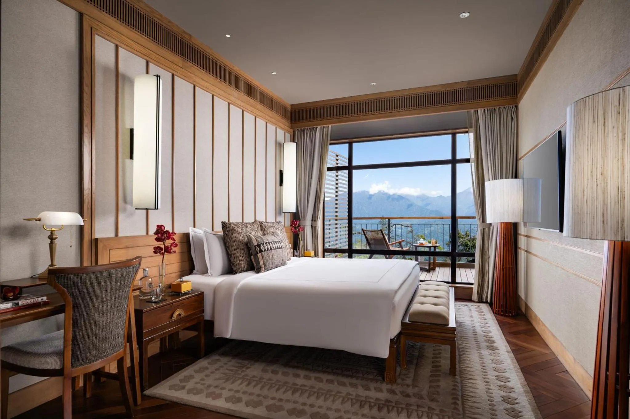 Bed in Taj Guras Kutir Resort & Spa, Gangtok