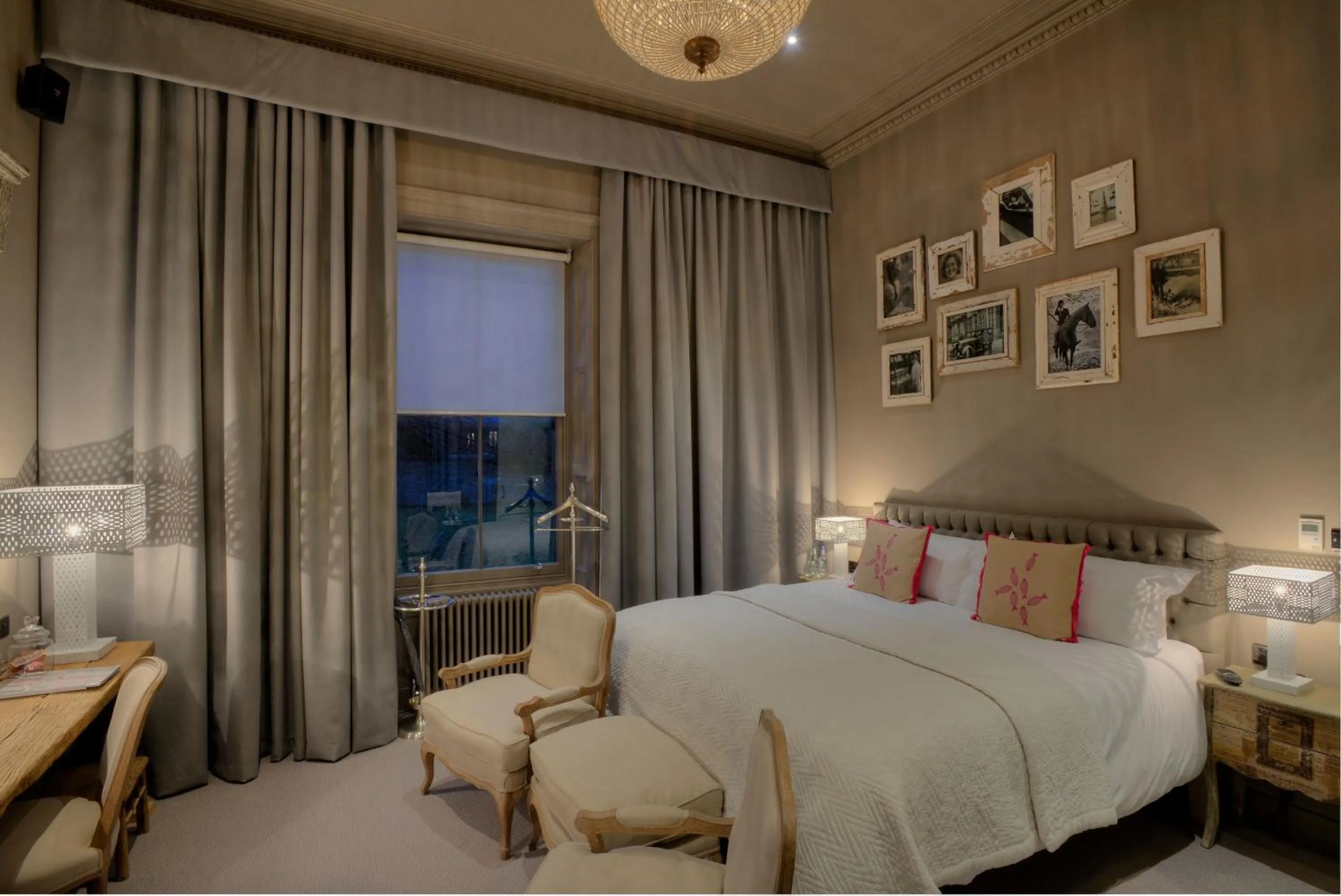 Photo of the whole room, Bed in Murrayfield Hotel