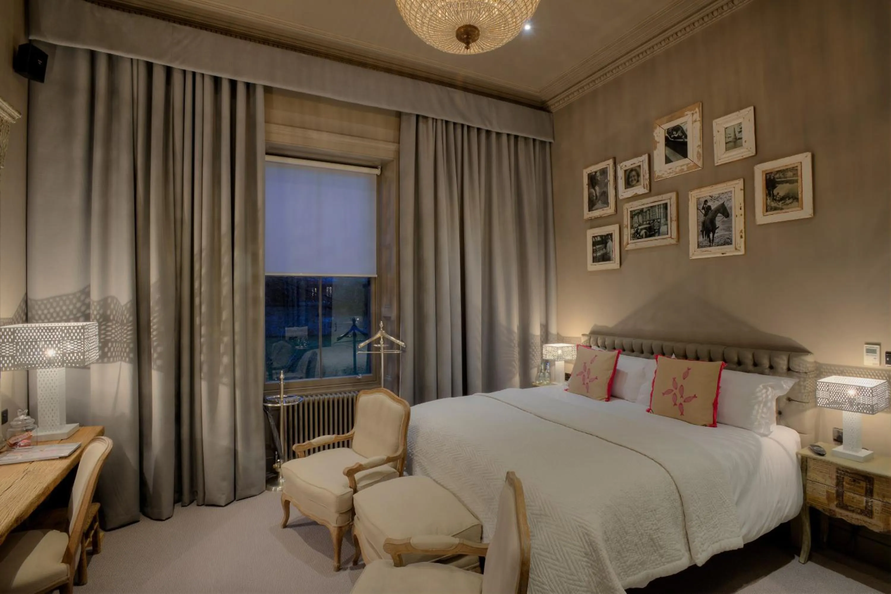 Photo of the whole room, Bed in Murrayfield Hotel