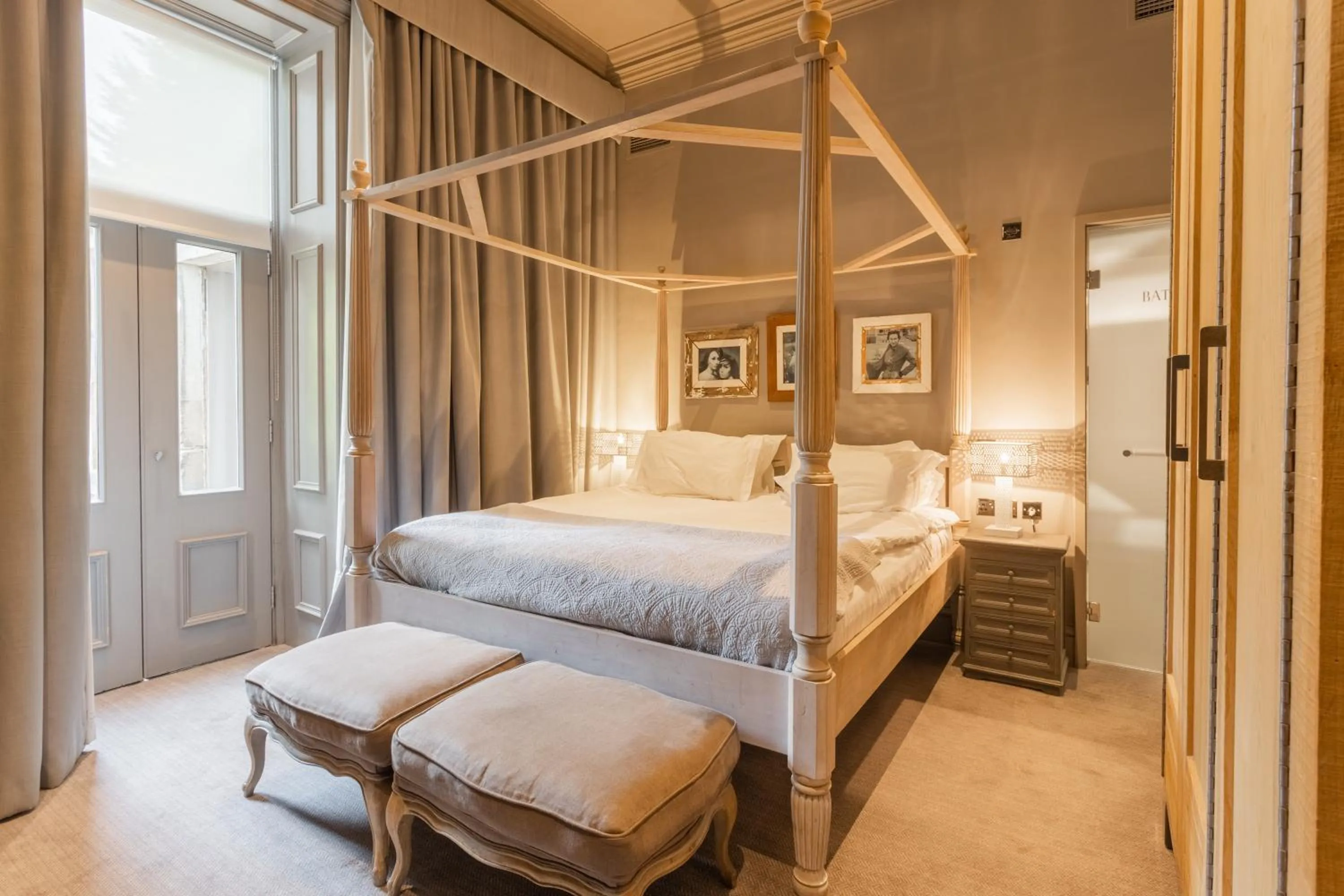 Bed in Murrayfield Hotel