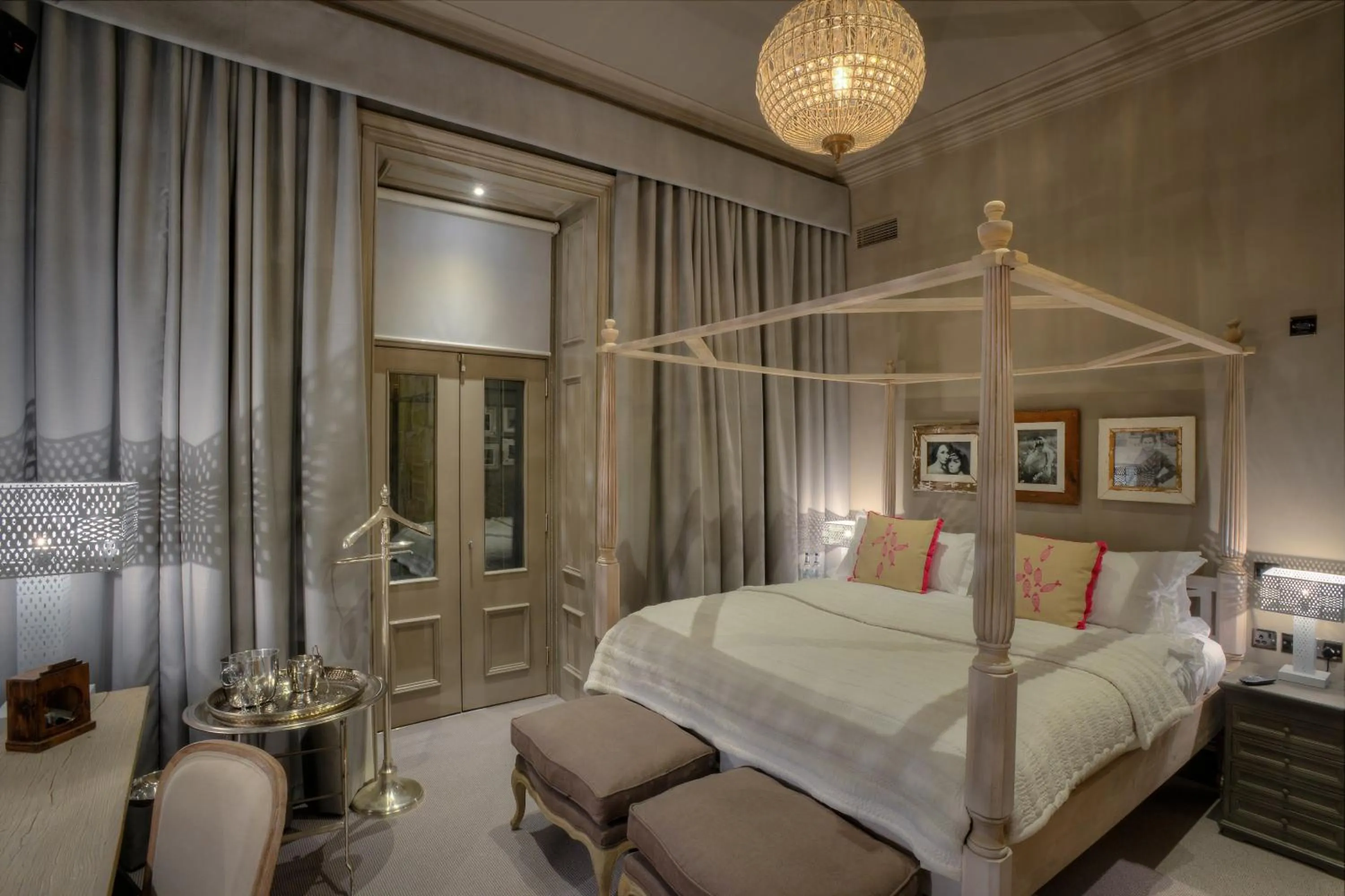 Bed in Murrayfield Hotel