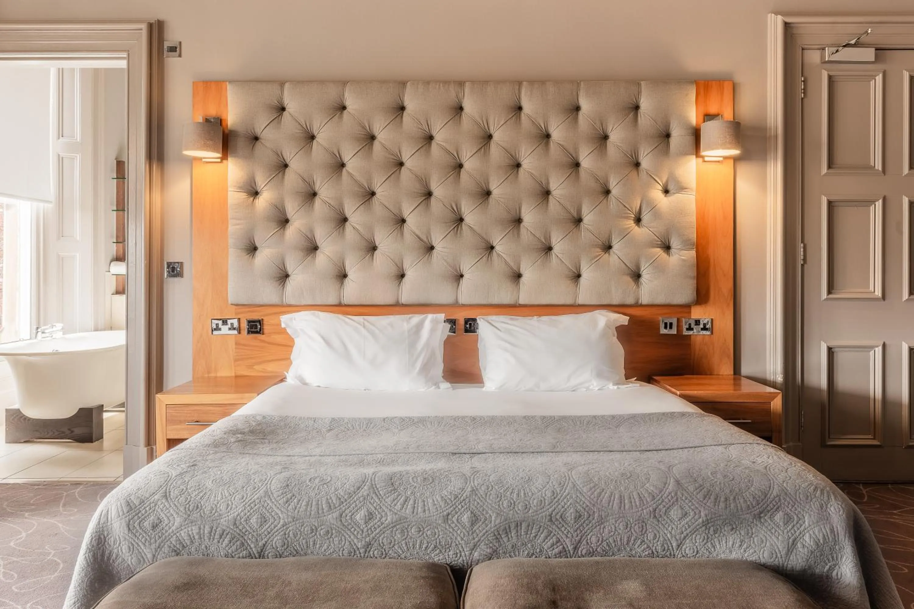 Bed in Murrayfield Hotel