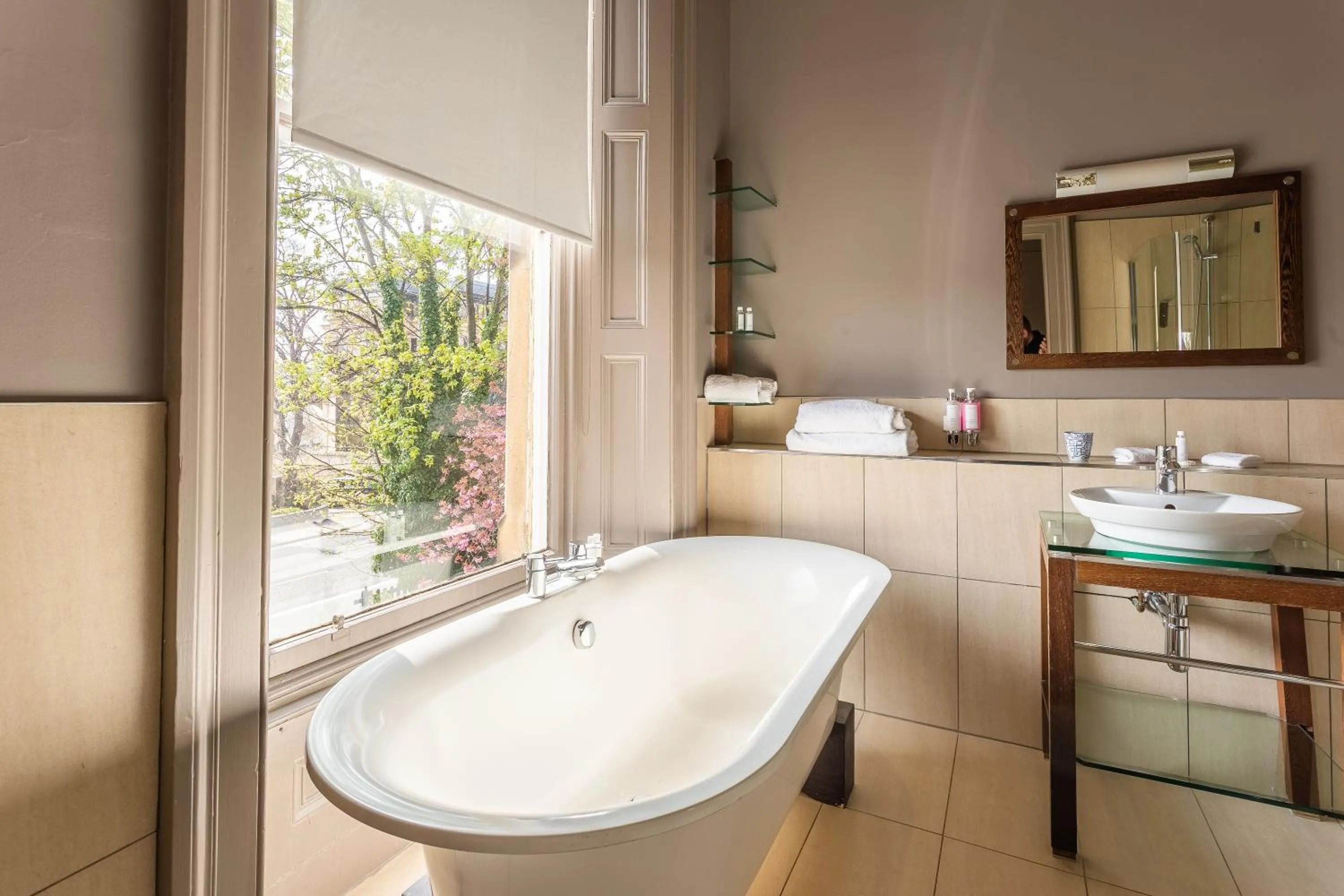 Bathroom in Murrayfield Hotel